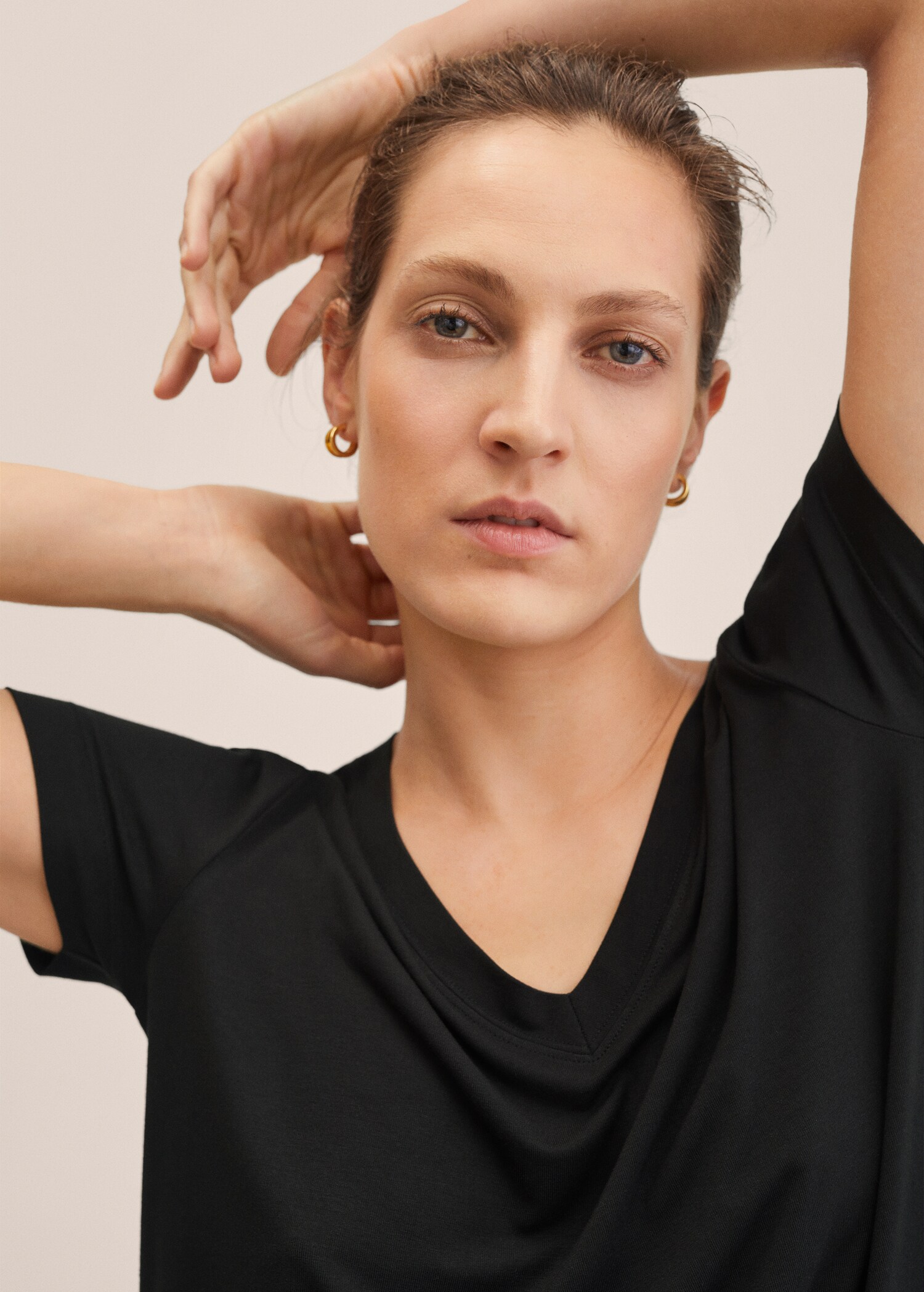 Camiseta escote pico - Detalle del artículo 1