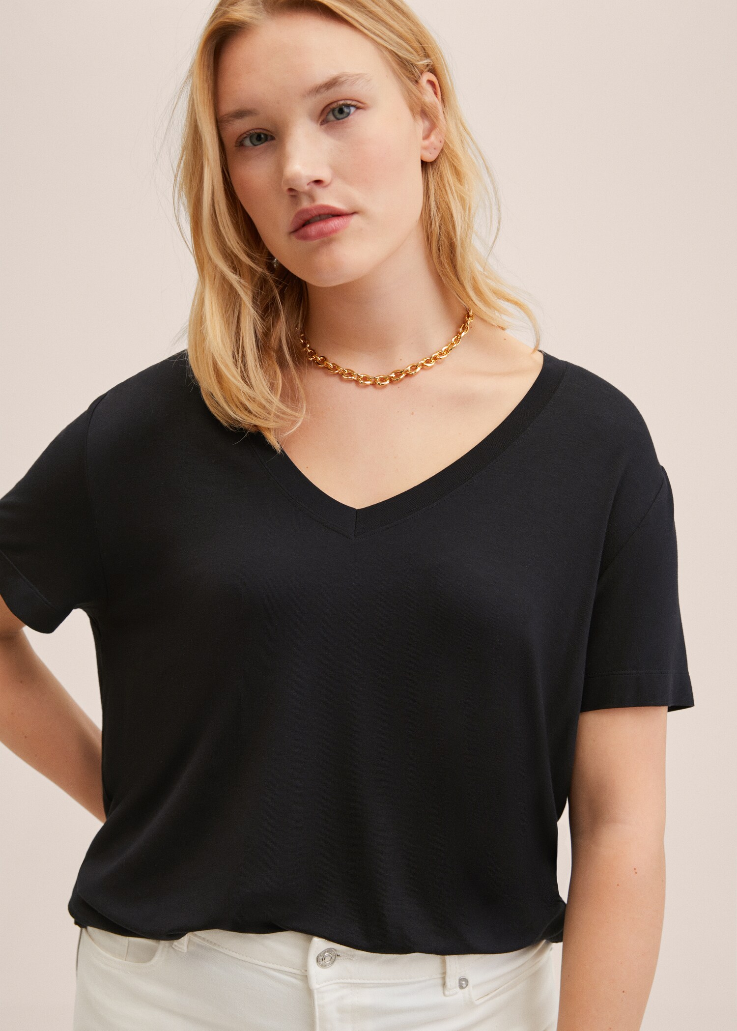 Camiseta escote pico - Detalle del artículo 4