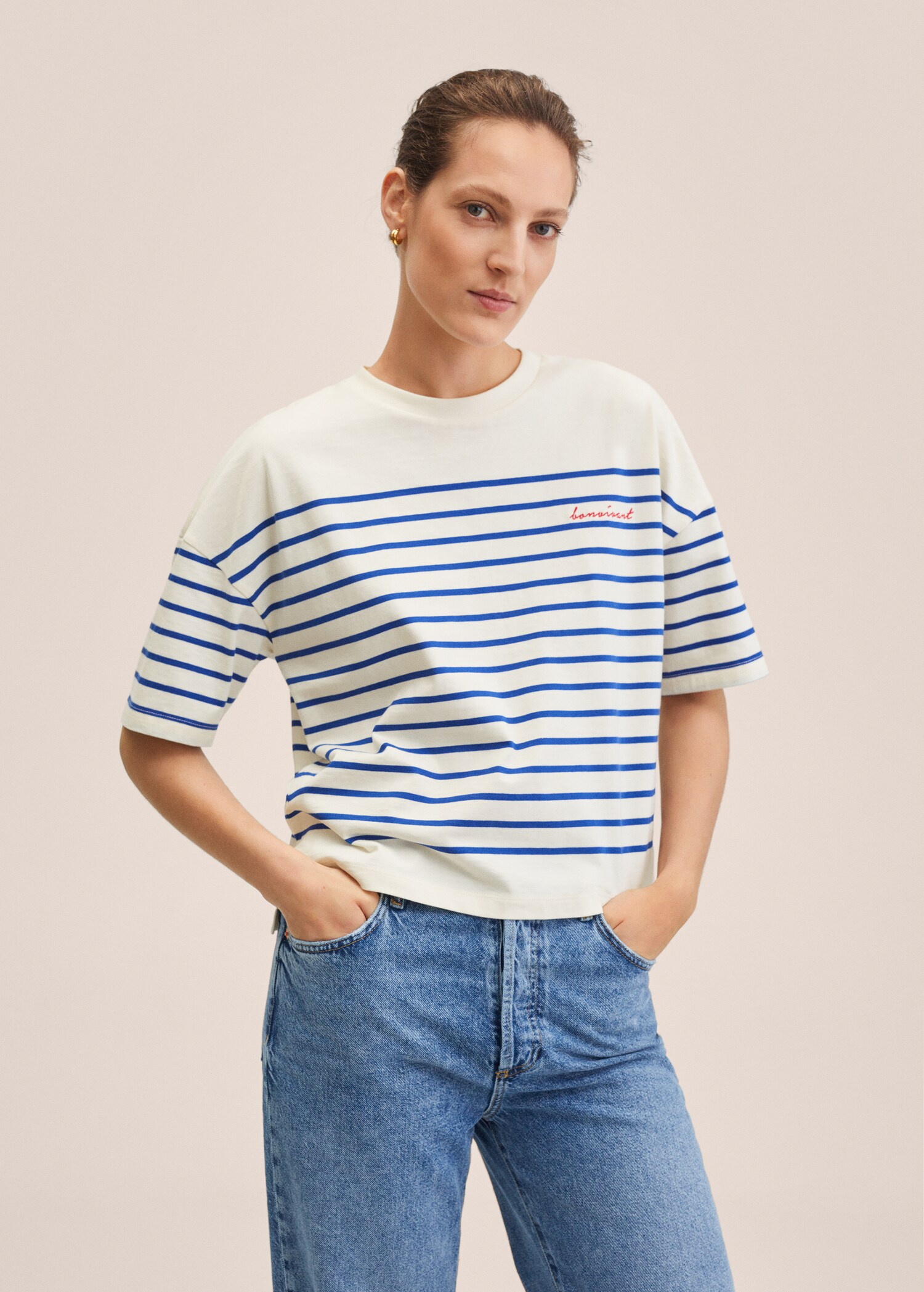 Camiseta crop rayas - Plano medio