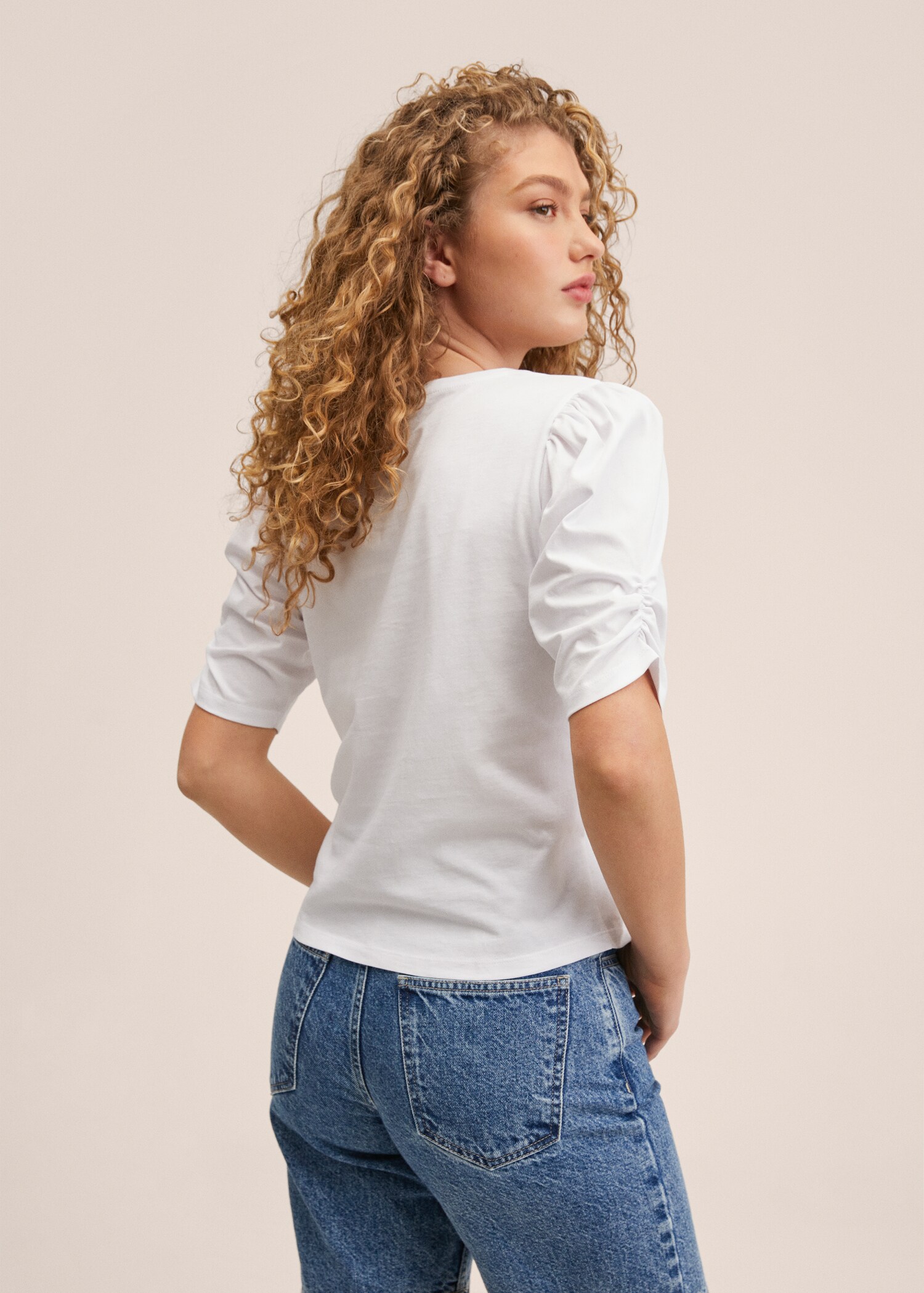 Camiseta manga fruncida - Reverso del artículo