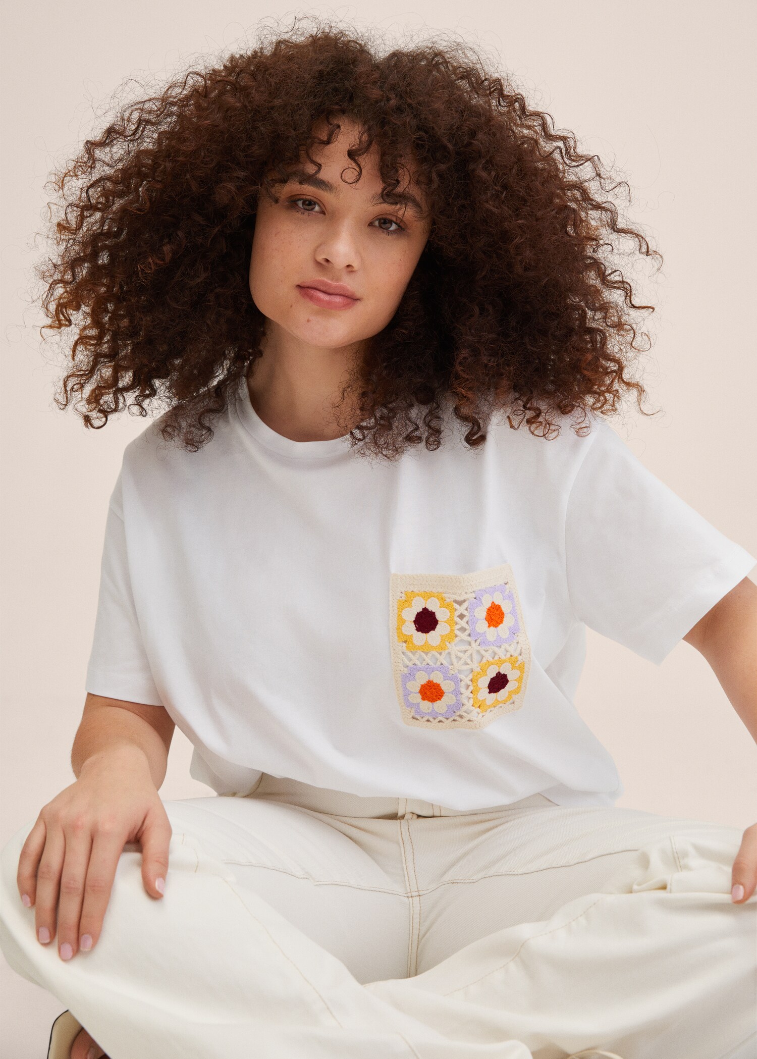 Embroidered detail cotton T-shirt - Details of the article 3