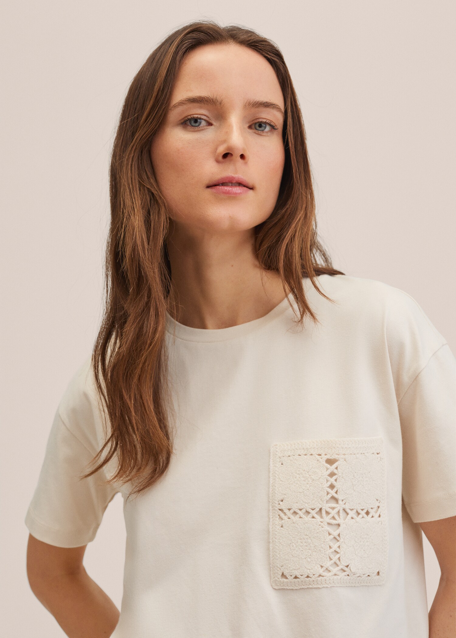 Embroidered detail cotton T-shirt - Details of the article 1
