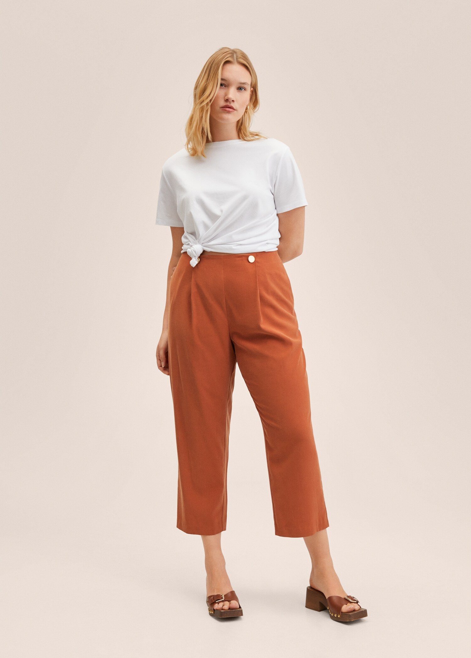 Cropped button pants - Details of the article 4