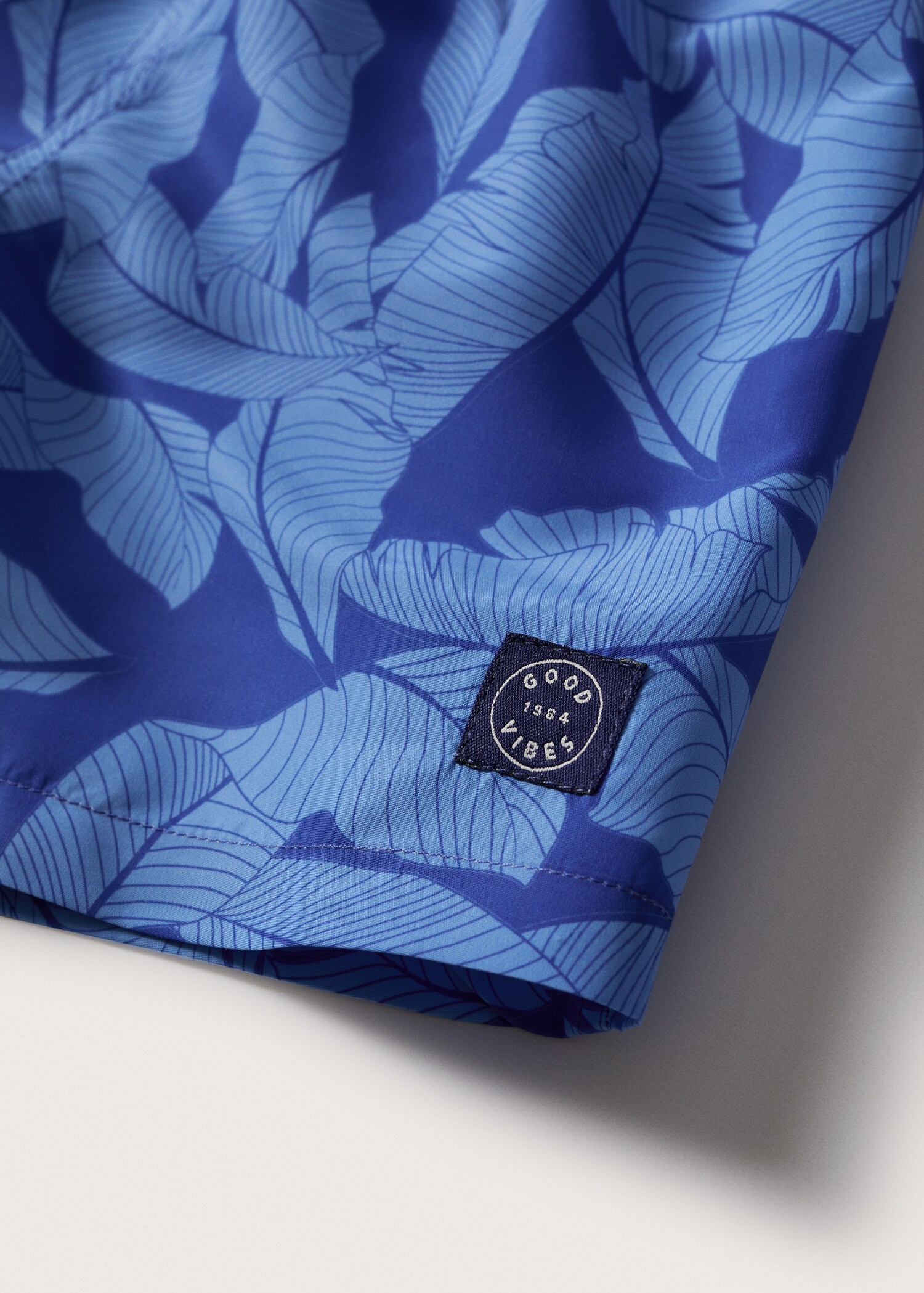 Leaf print swimming trunks - Details of the article 8