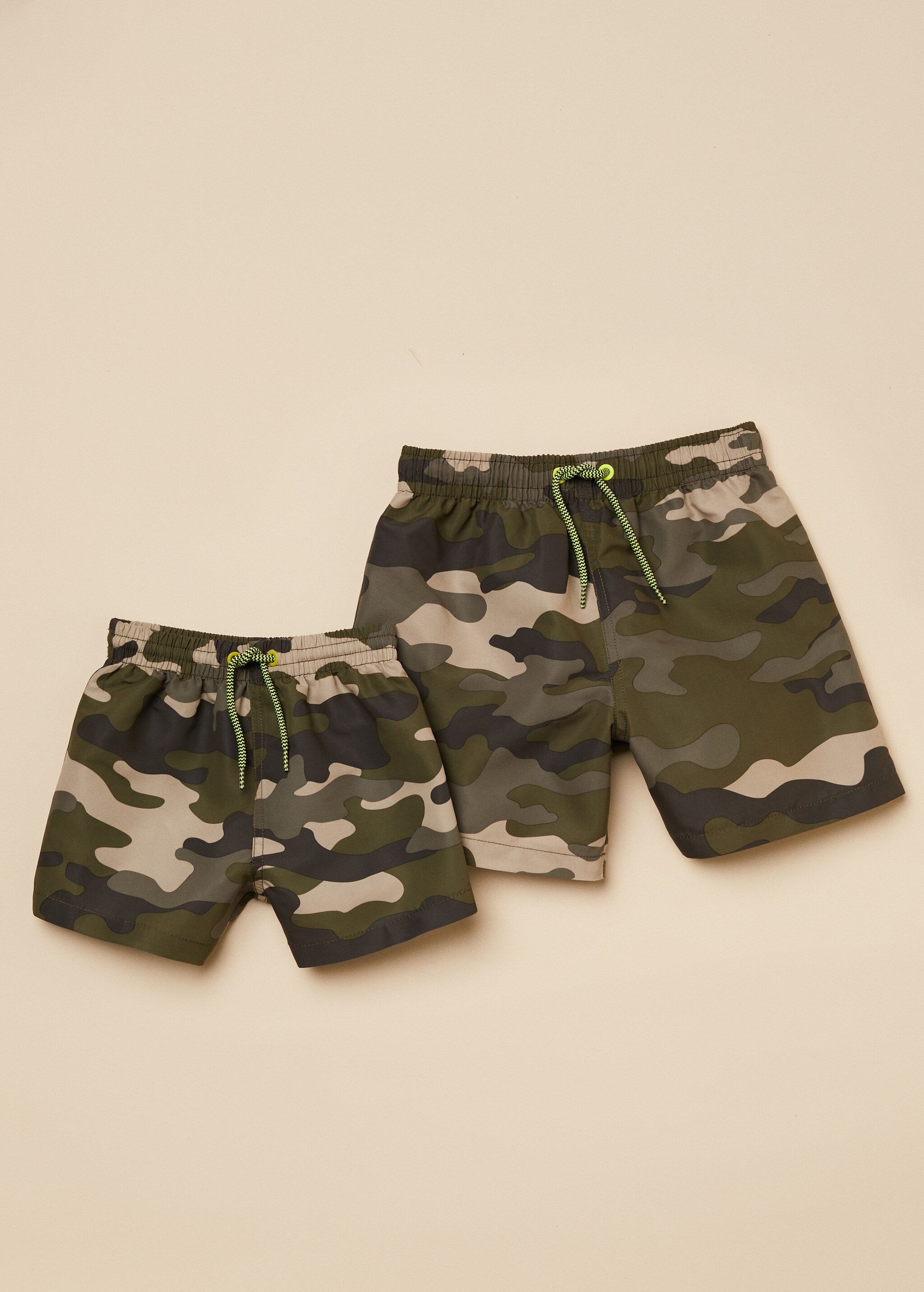 Camouflage print swimming trunks - Details of the article 5