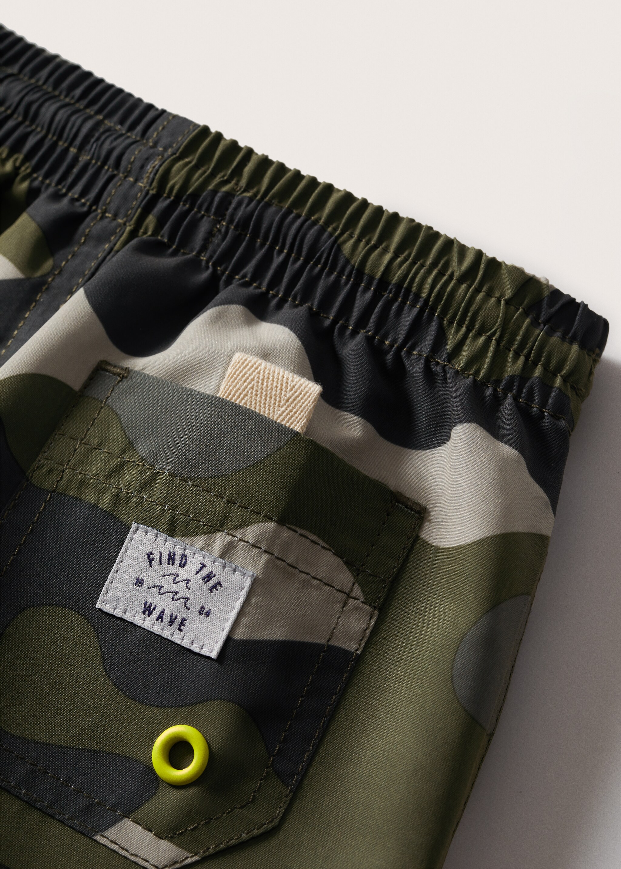 Camouflage print swimming trunks - Details of the article 7