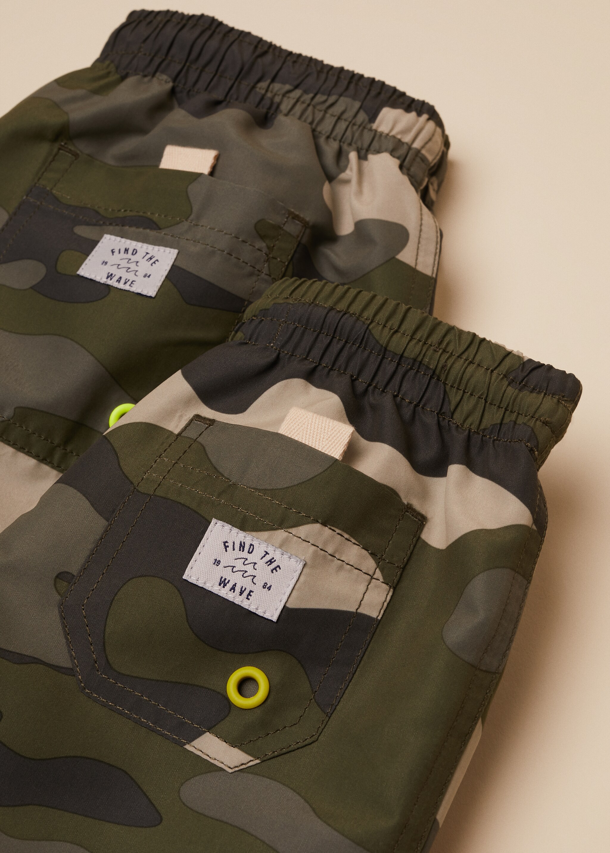 Camouflage print swimming trunks - Details of the article 9