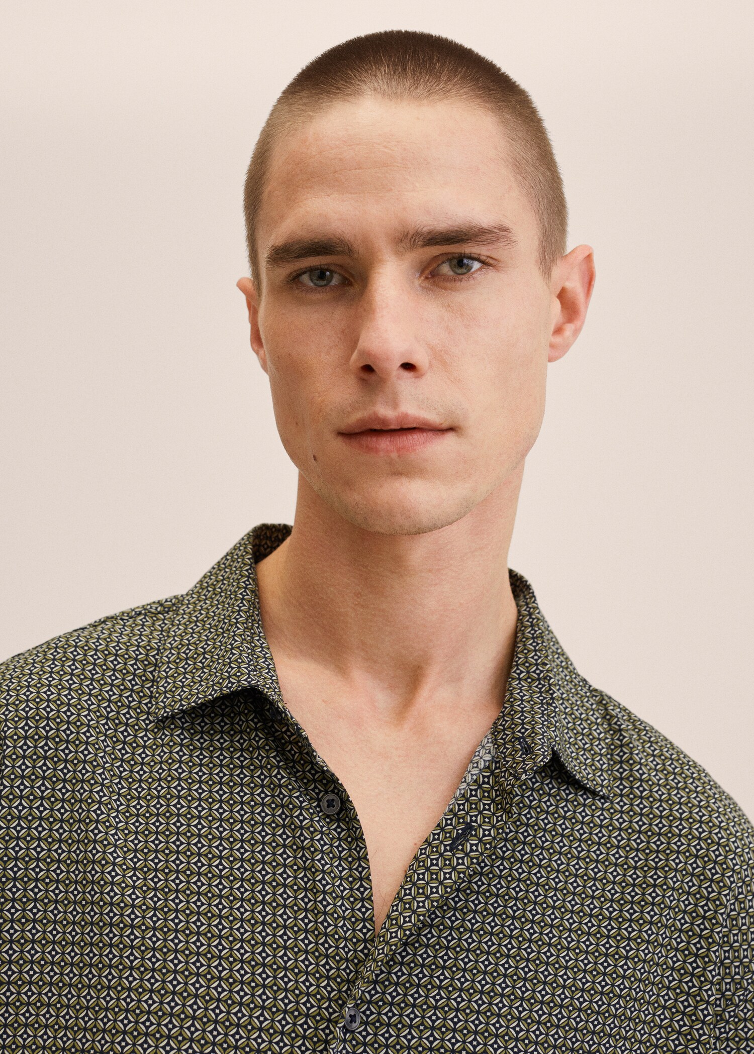 Camisa fluida estampada - Detalle del artículo 1