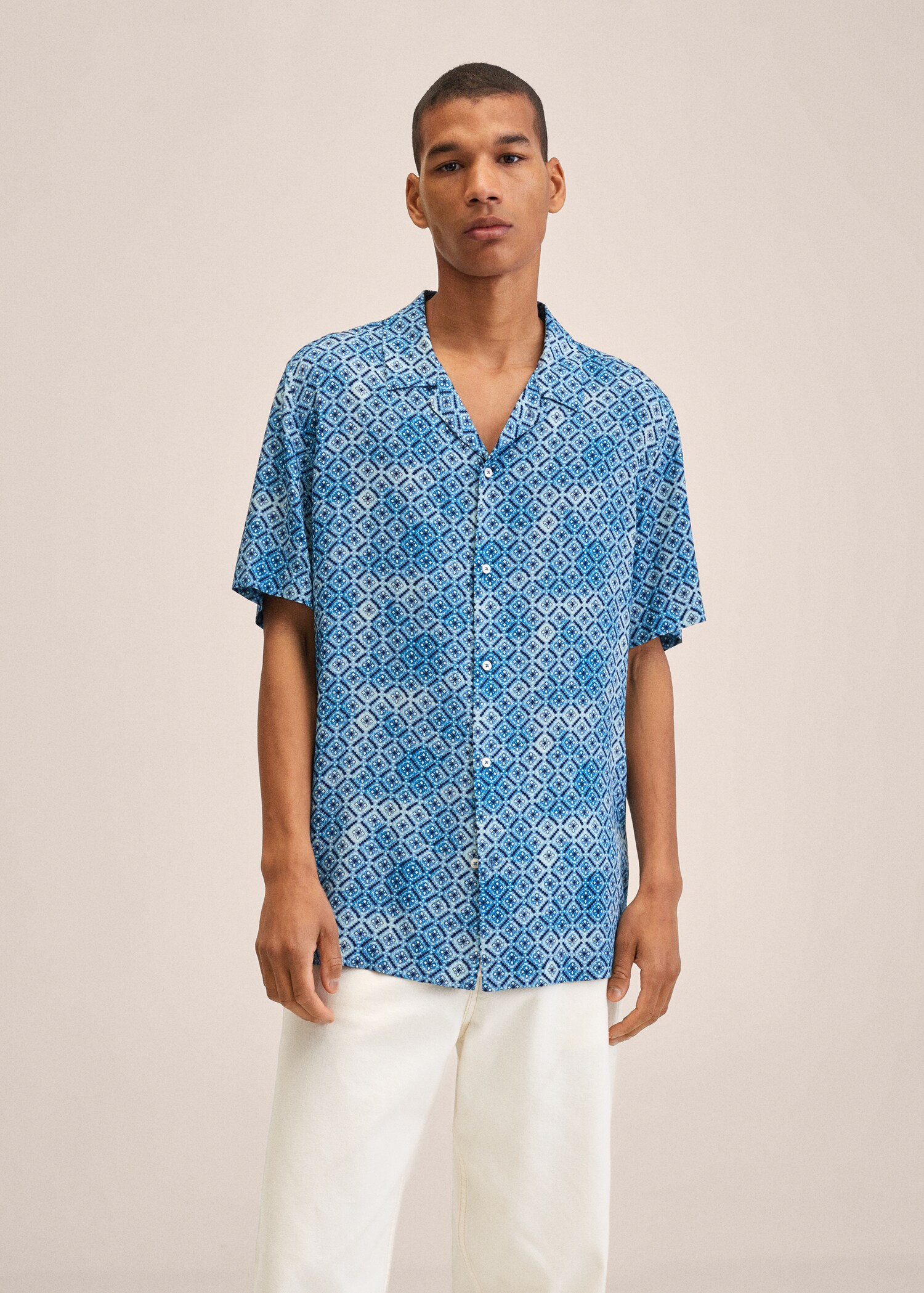 Camisa estampada fluida - Plano medio