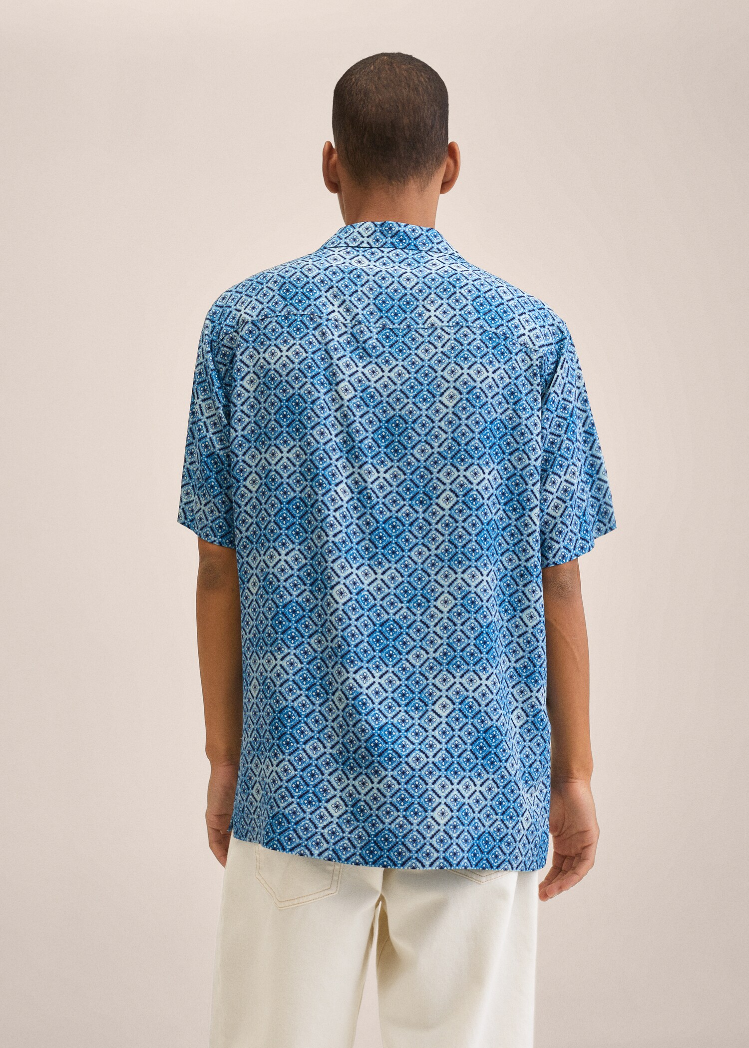 Camisa estampada fluida - Reverso del artículo