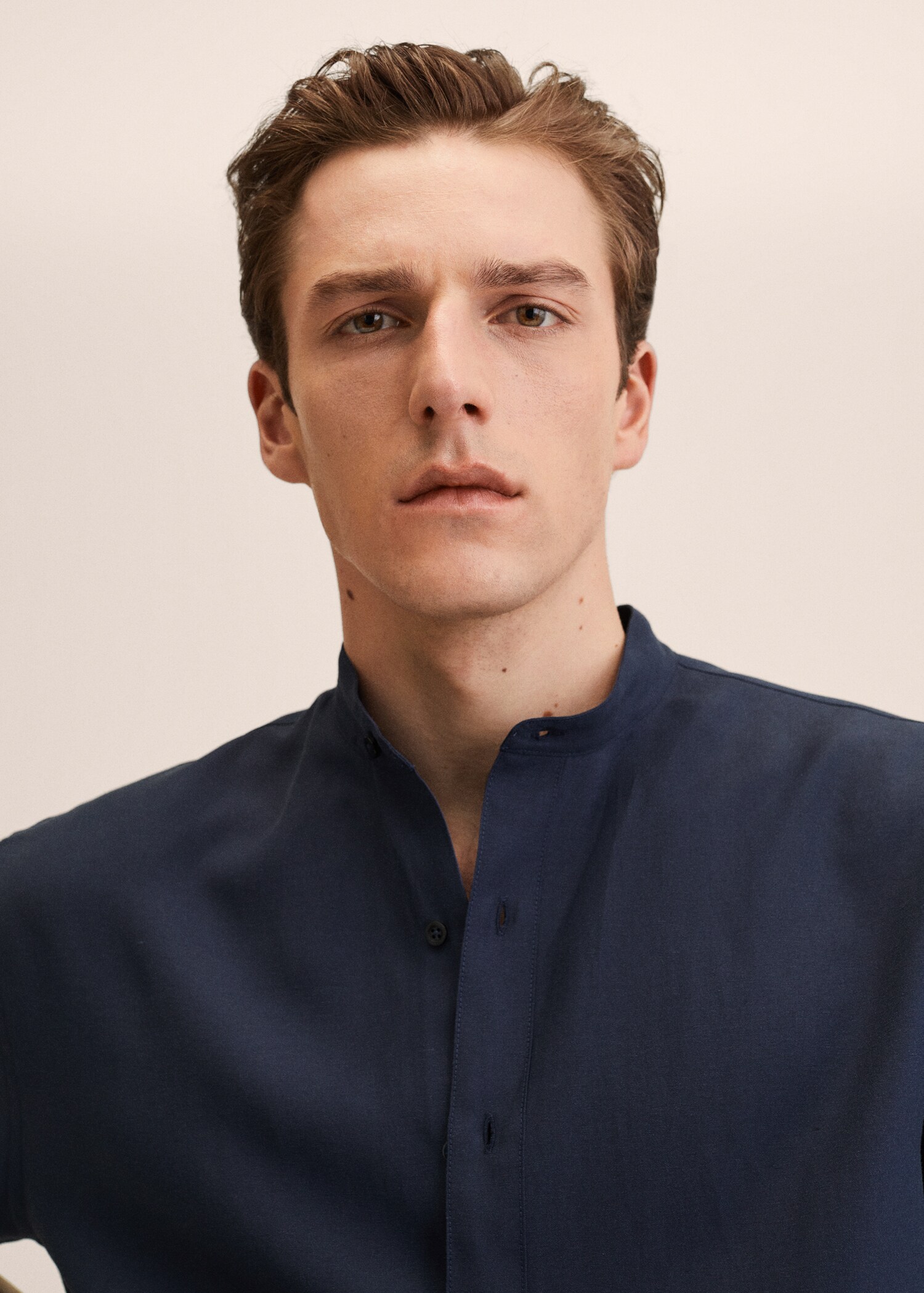 Linen lyocell shirt with mao collar - Details of the article 1
