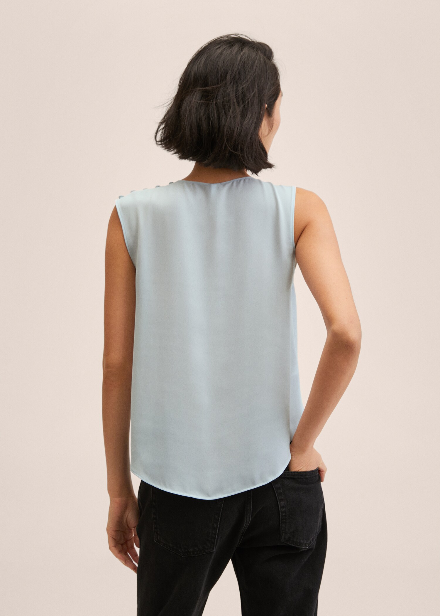 Wickelbluse mit Knöpfen - Rückseite des Artikels
