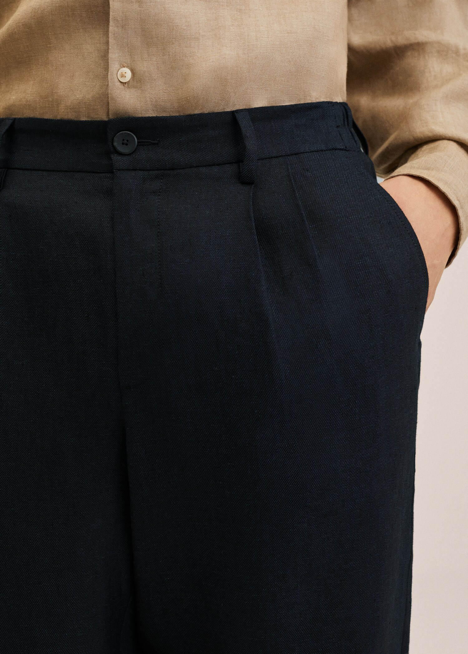 Pleated linen trousers - Details of the article 2