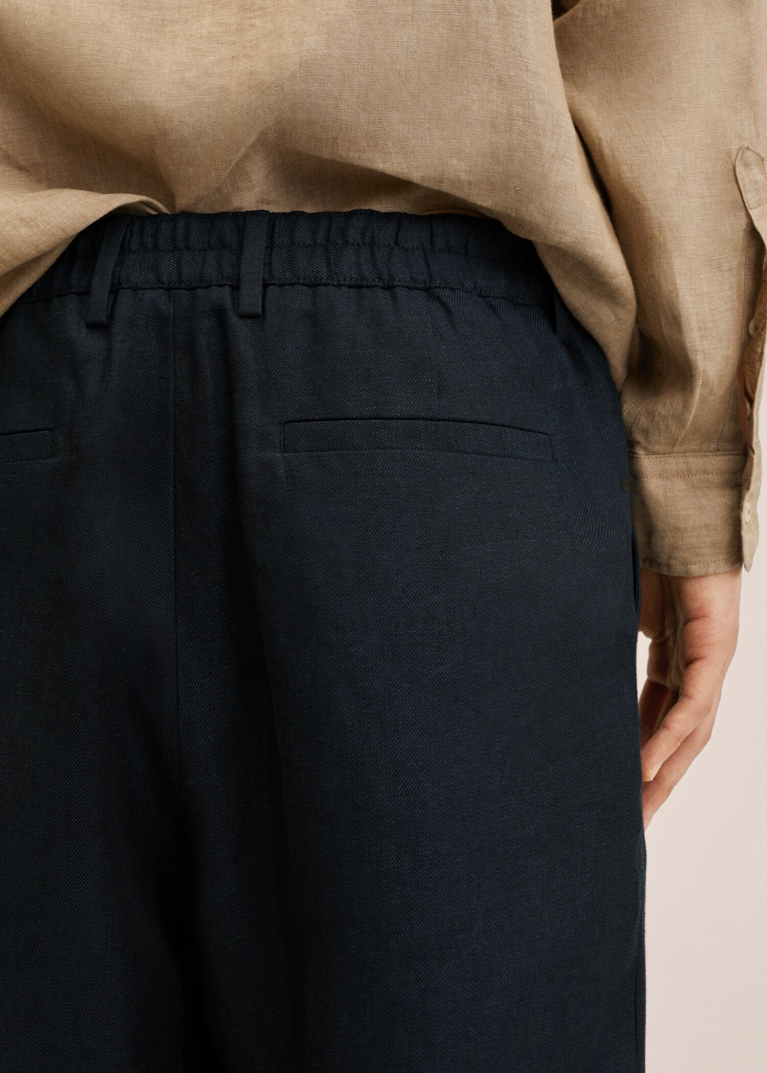 Pleated linen trousers - Details of the article 3