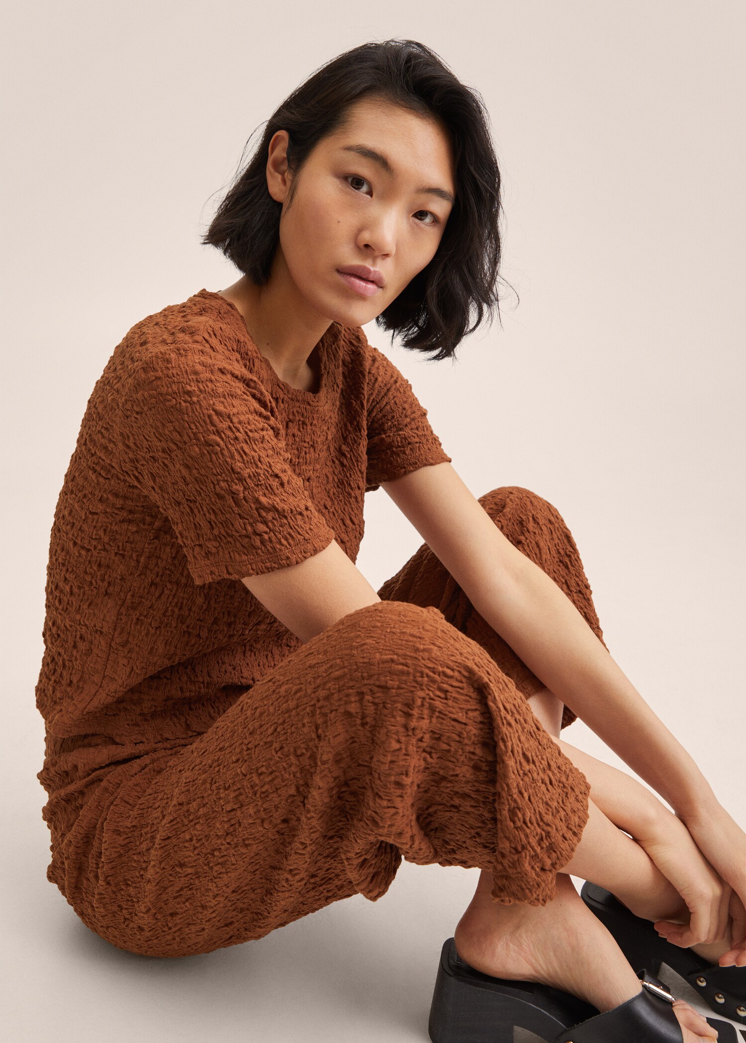 Textured cotton T-shirt - Details of the article 2
