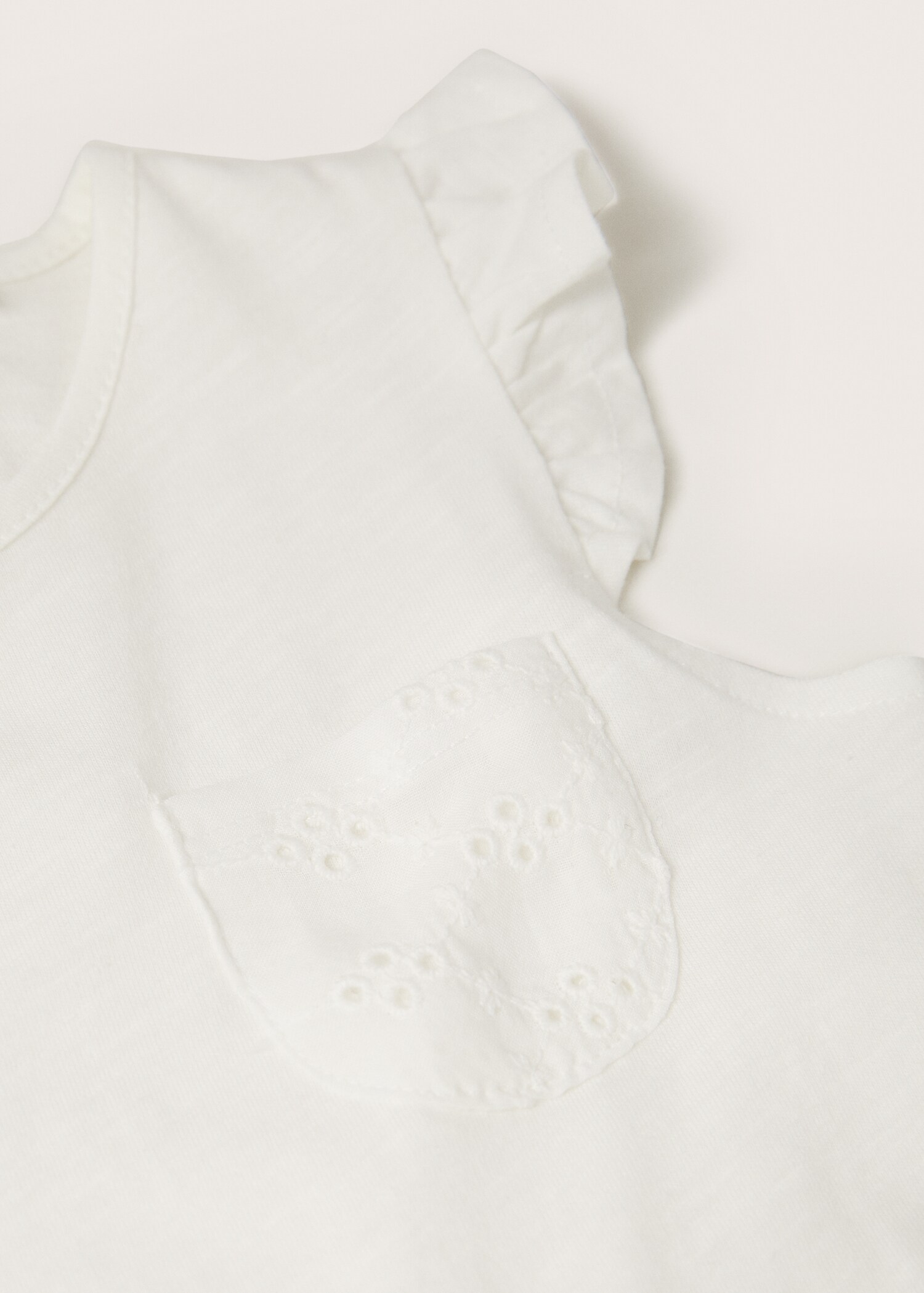 Embroidered chest-pocket T-shirt - Details of the article 8