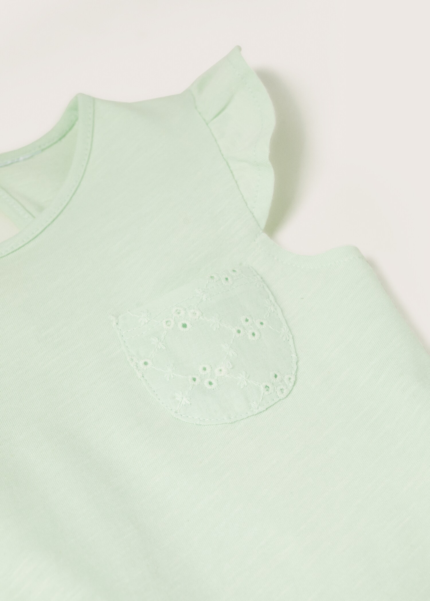 Embroidered chest-pocket T-shirt - Details of the article 8