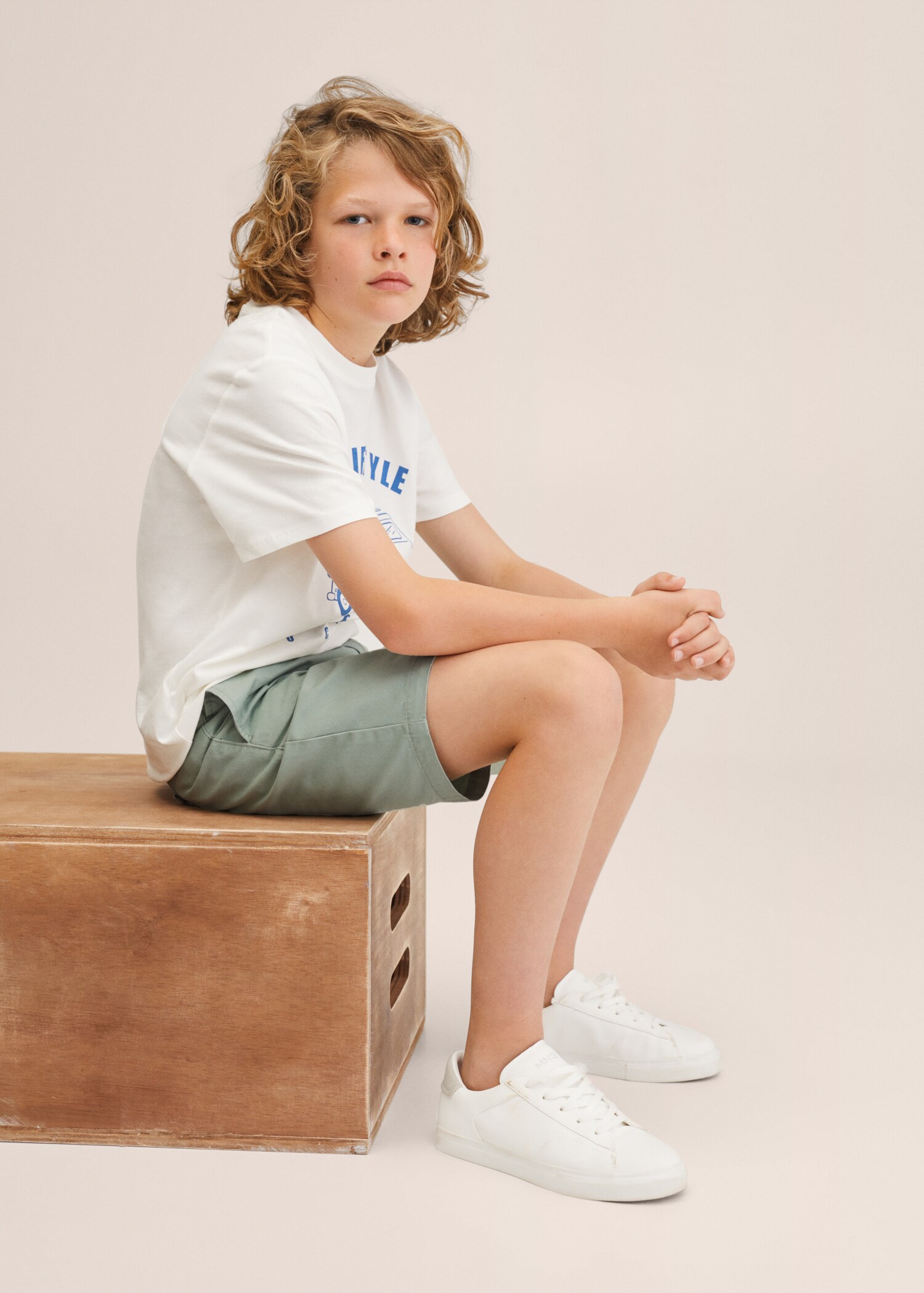 Slim-fit chino cotton bermuda shorts - Details of the article 1