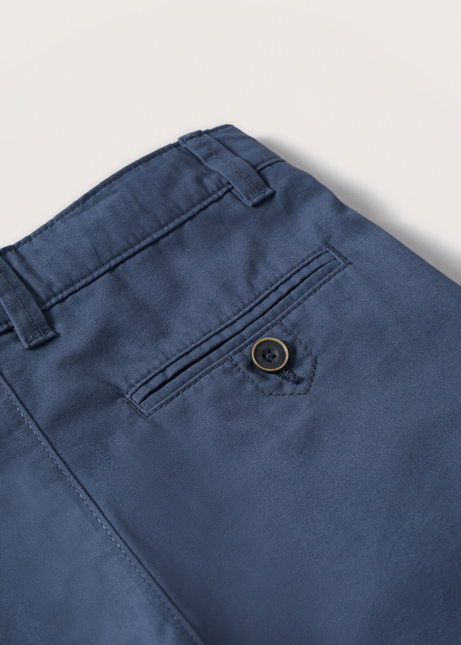 Slim-Fit-Bermudashorts im Chino-Stil aus Baumwolle - Detail des Artikels 8