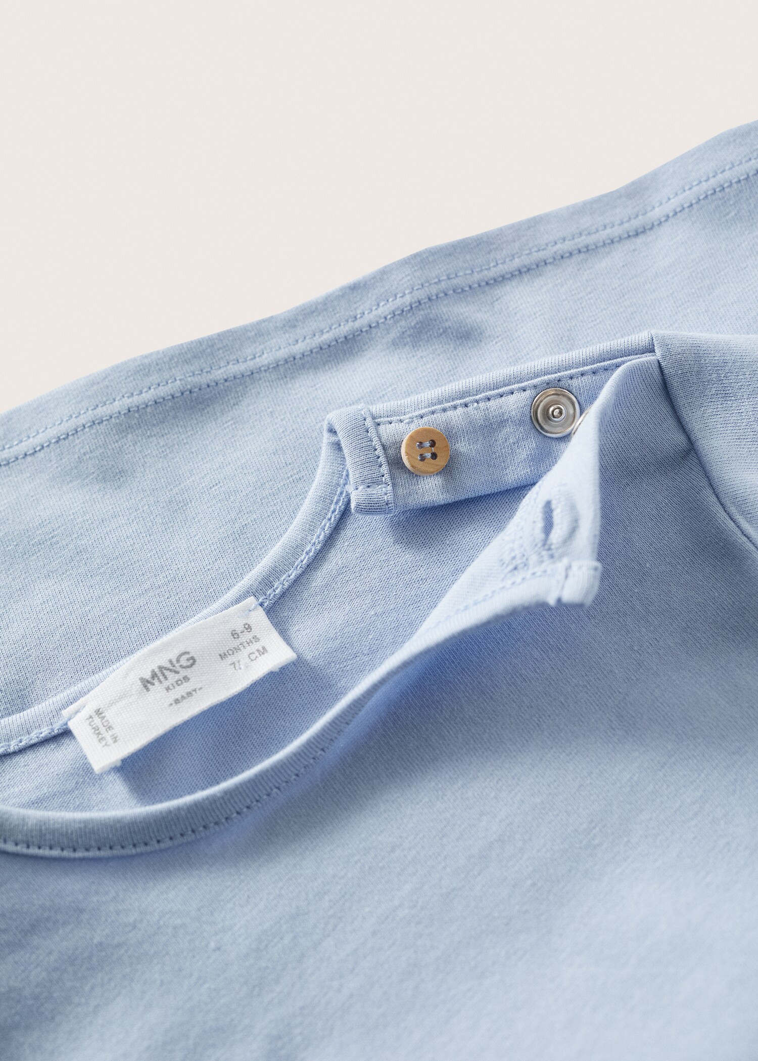 Buttoned cotton T-shirt - Details of the article 9