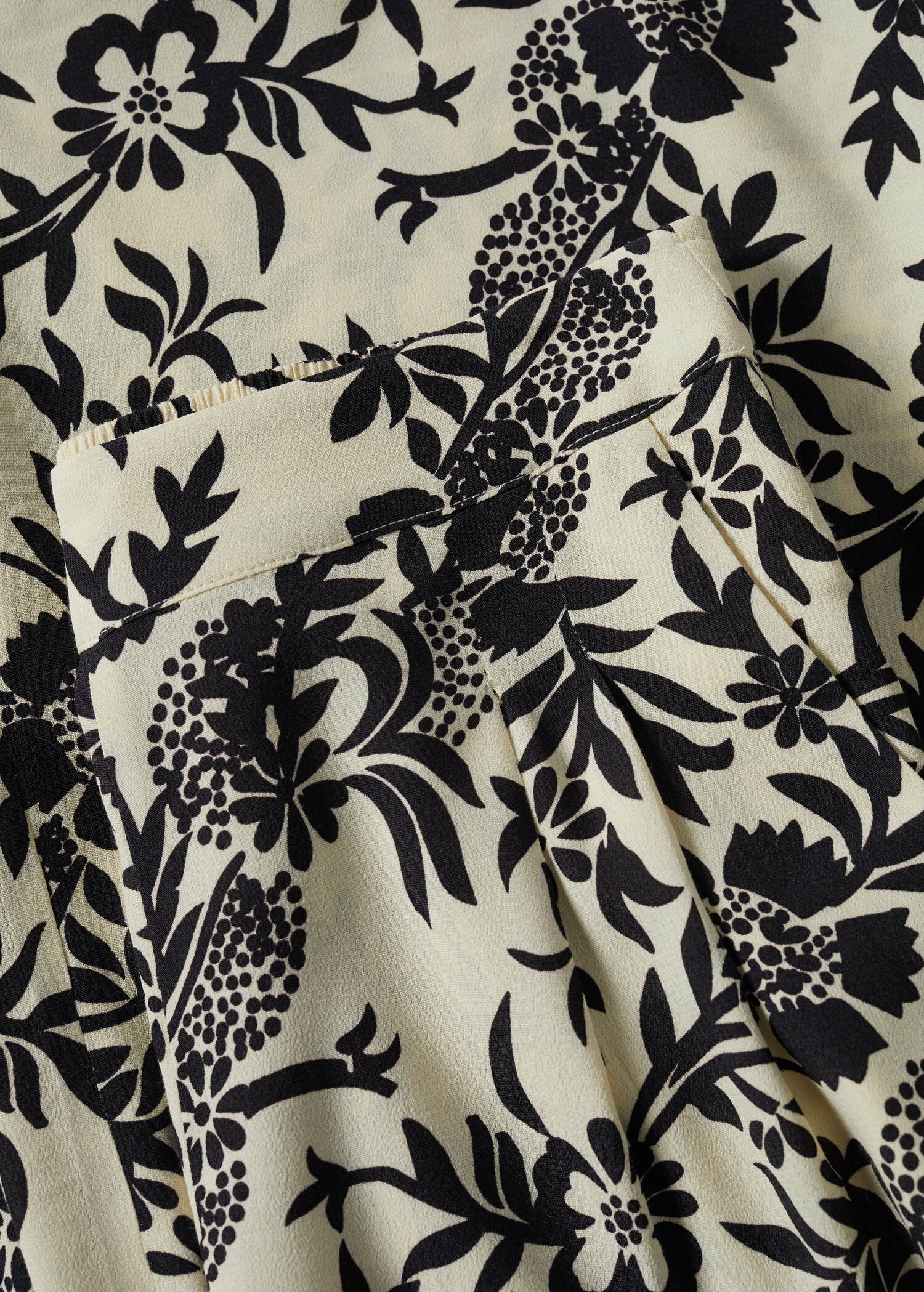 Fluid culotte trousers - Details of the article 8