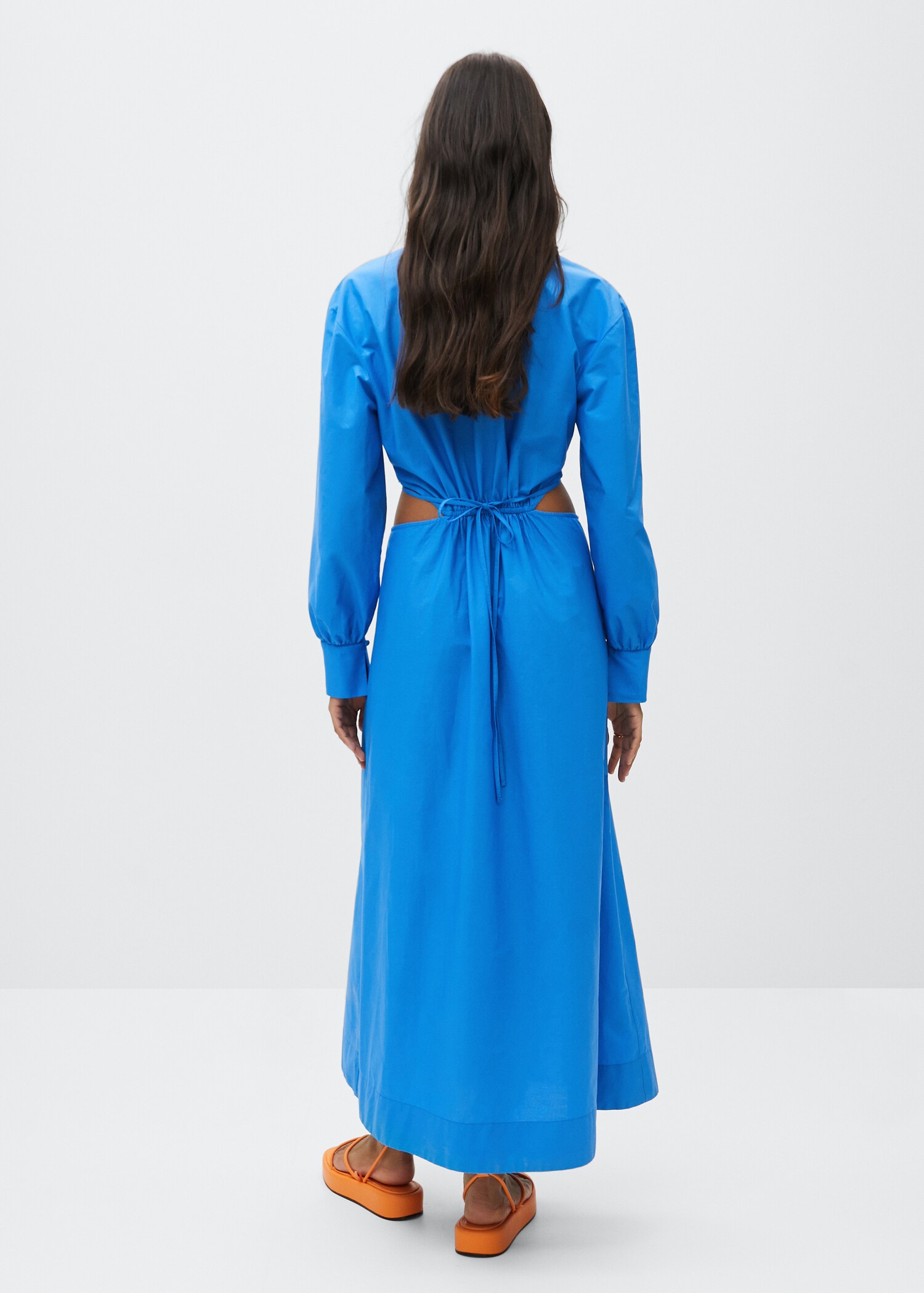 Baumwollkleid mit Schlitz - Rückseite des Artikels