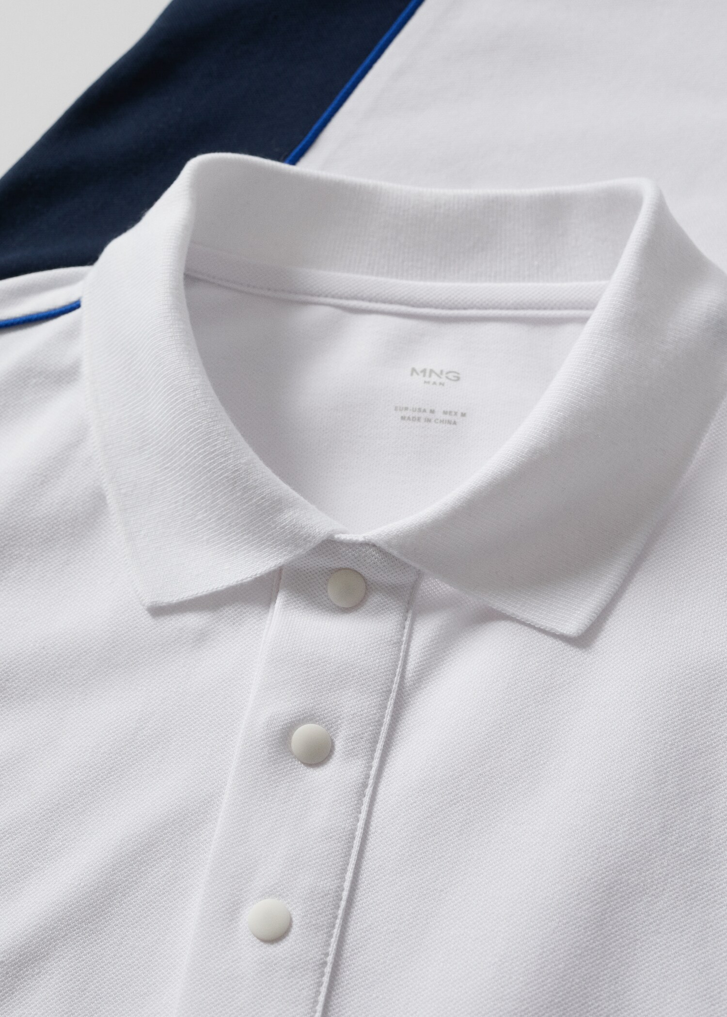 Colour-block breathable polo shirt - Details of the article 8