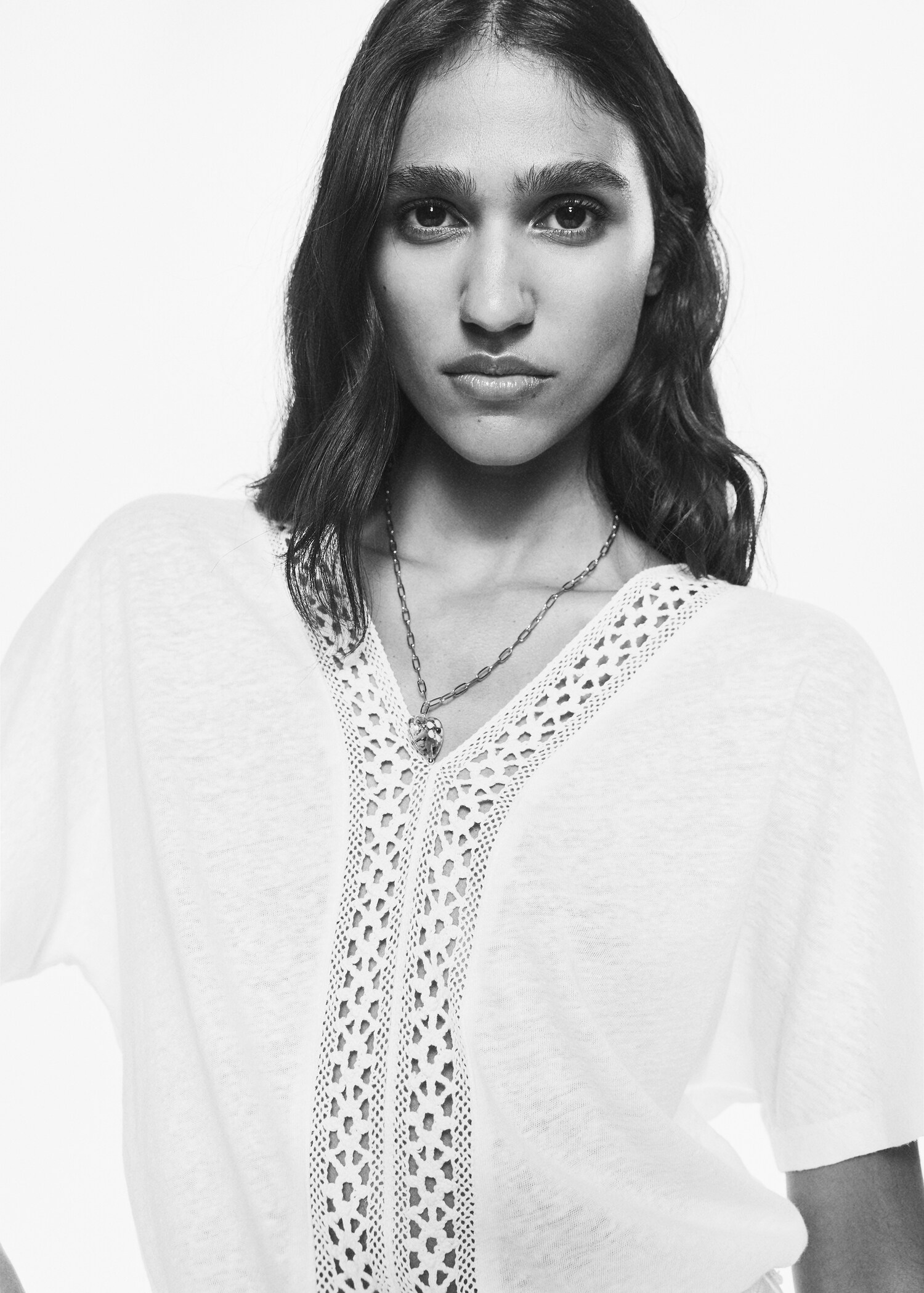 Crochet linen T-shirt - Details of the article 1
