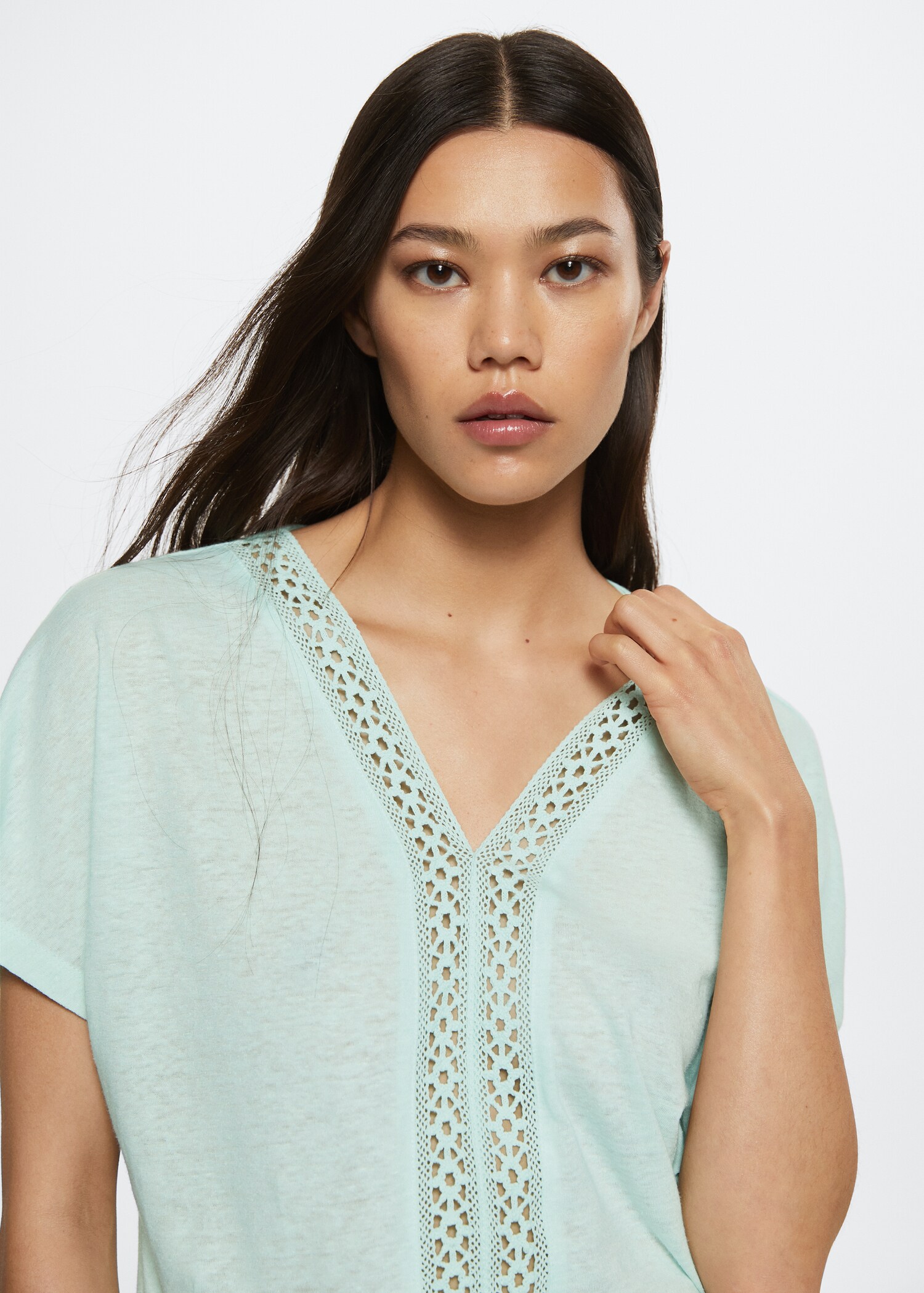 Crochet linen T-shirt - Details of the article 1