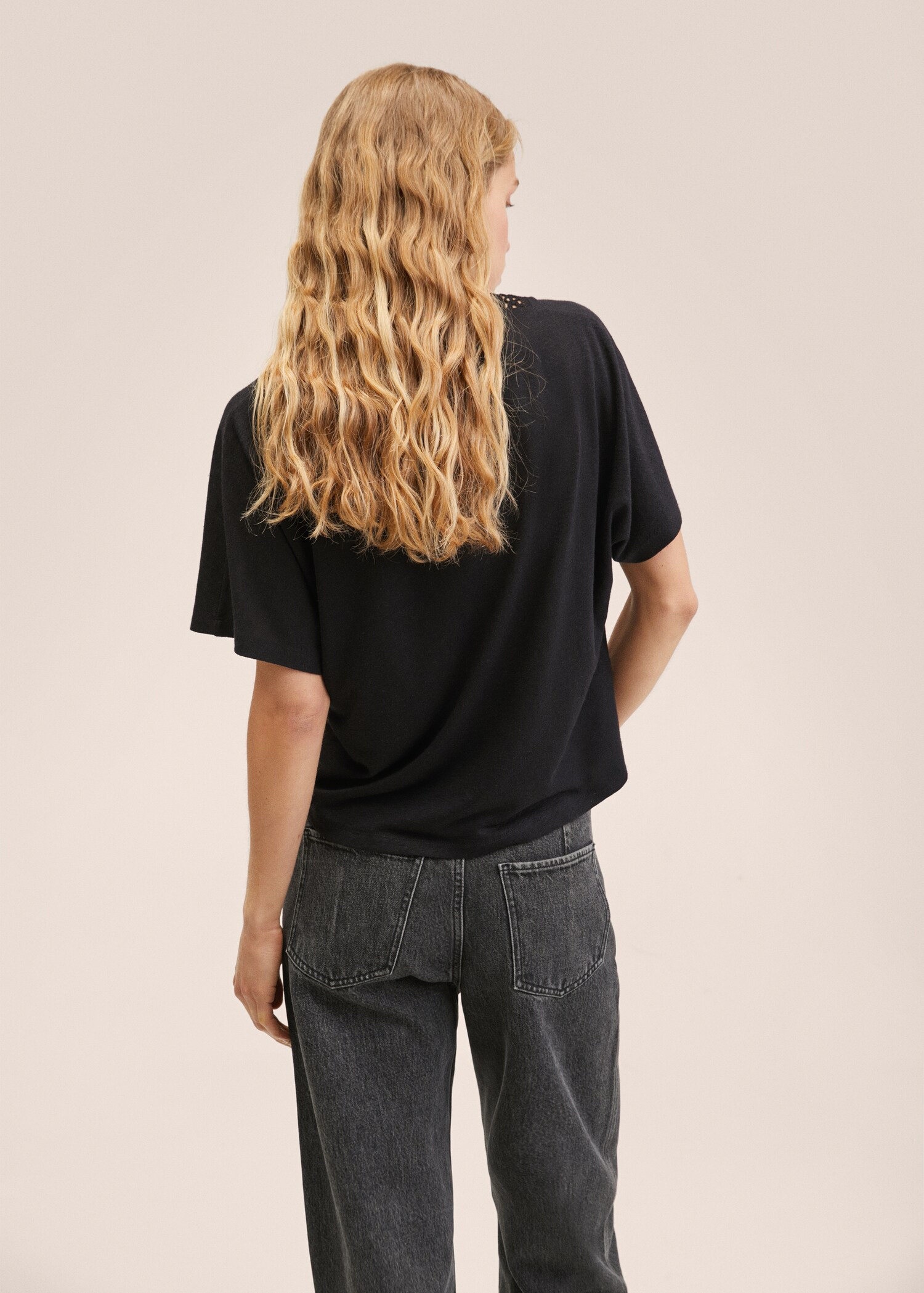 Crochet linen T-shirt - Reverse of the article