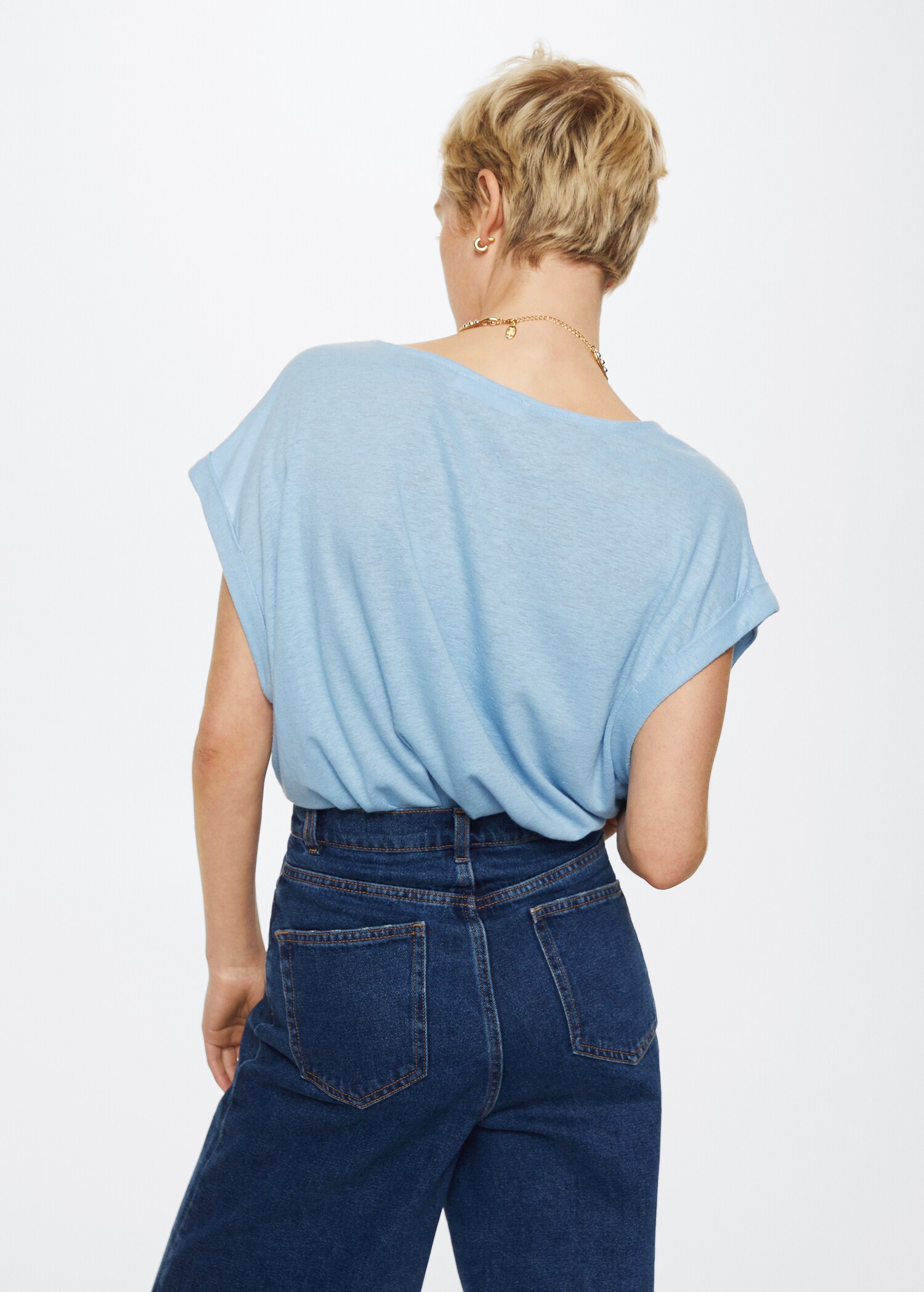 V-neck linen t-shirt - Reverse of the article