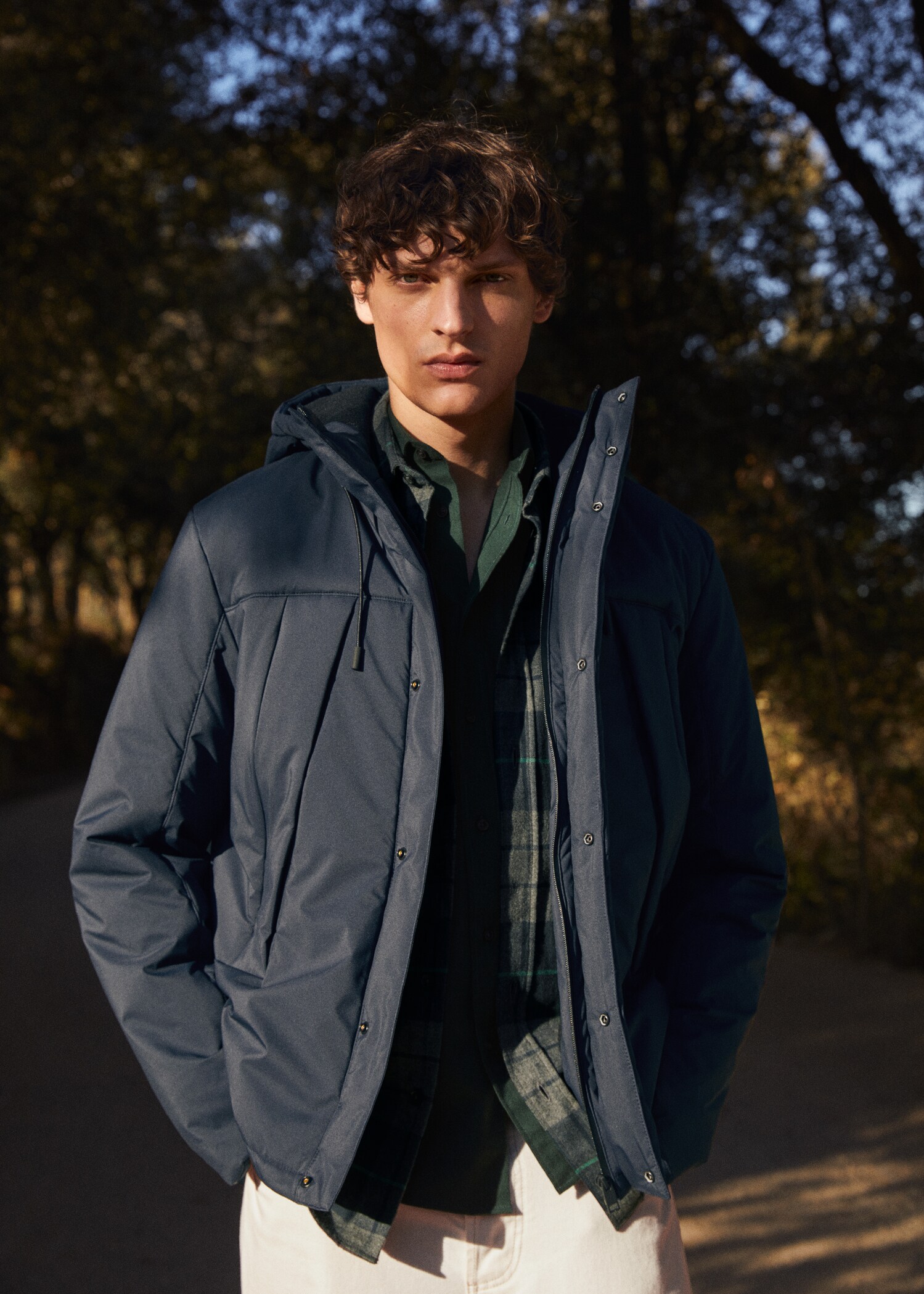 Pockets hooded coat - Details of the article 5