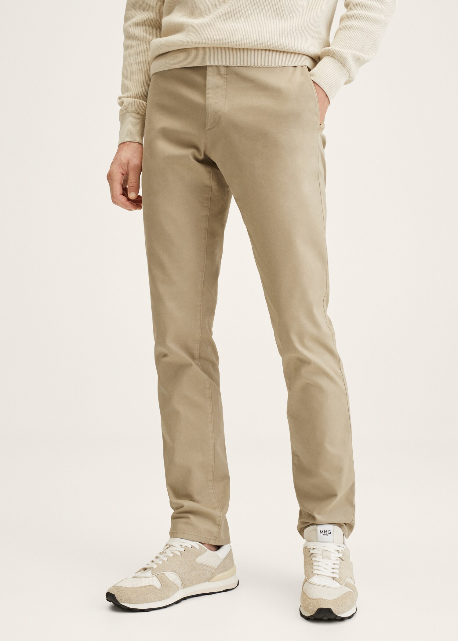 Slim Fit Twill-Chinohose - Mittlere Ansicht