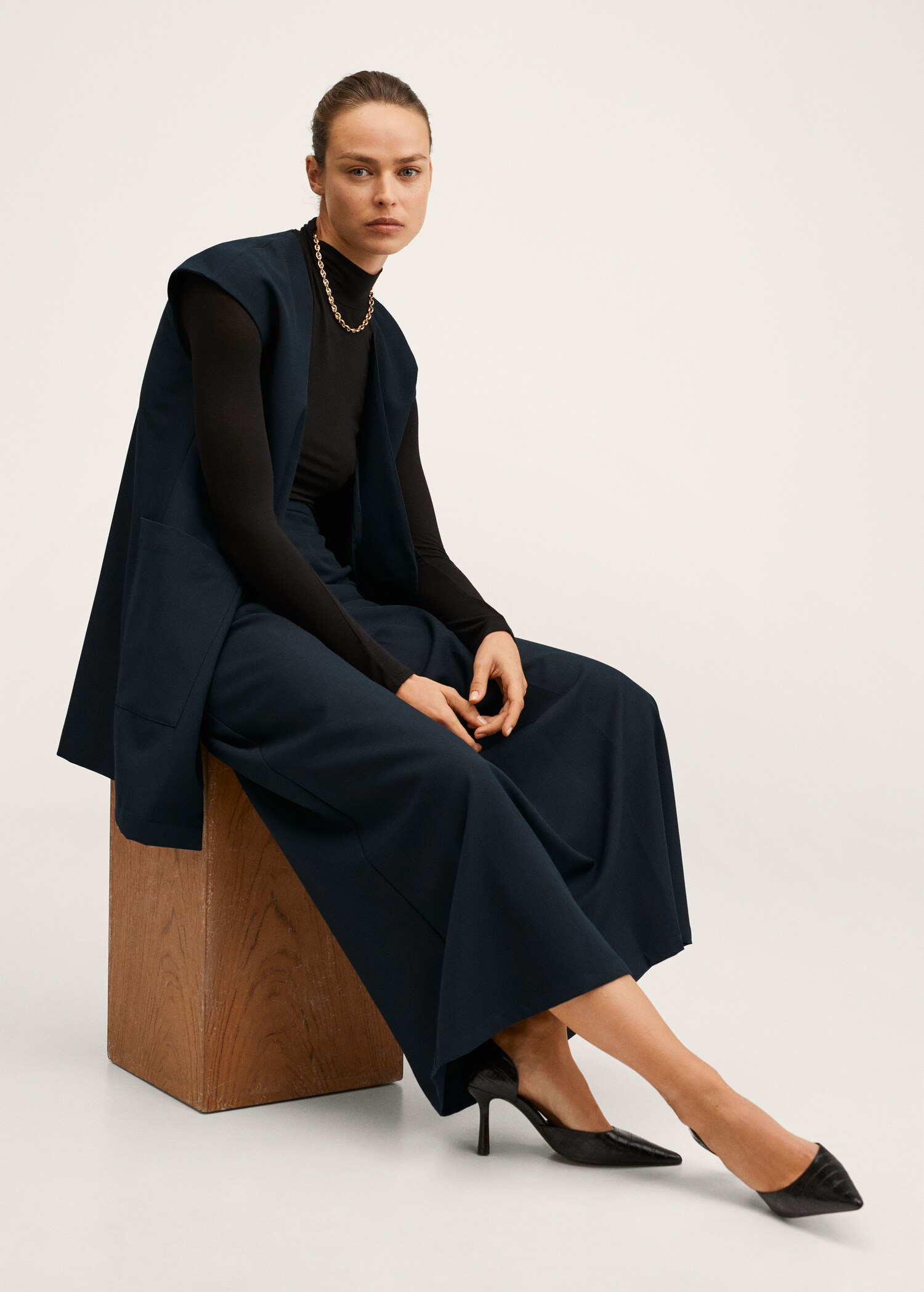Oversized gilet with pockets - Details of the article 2