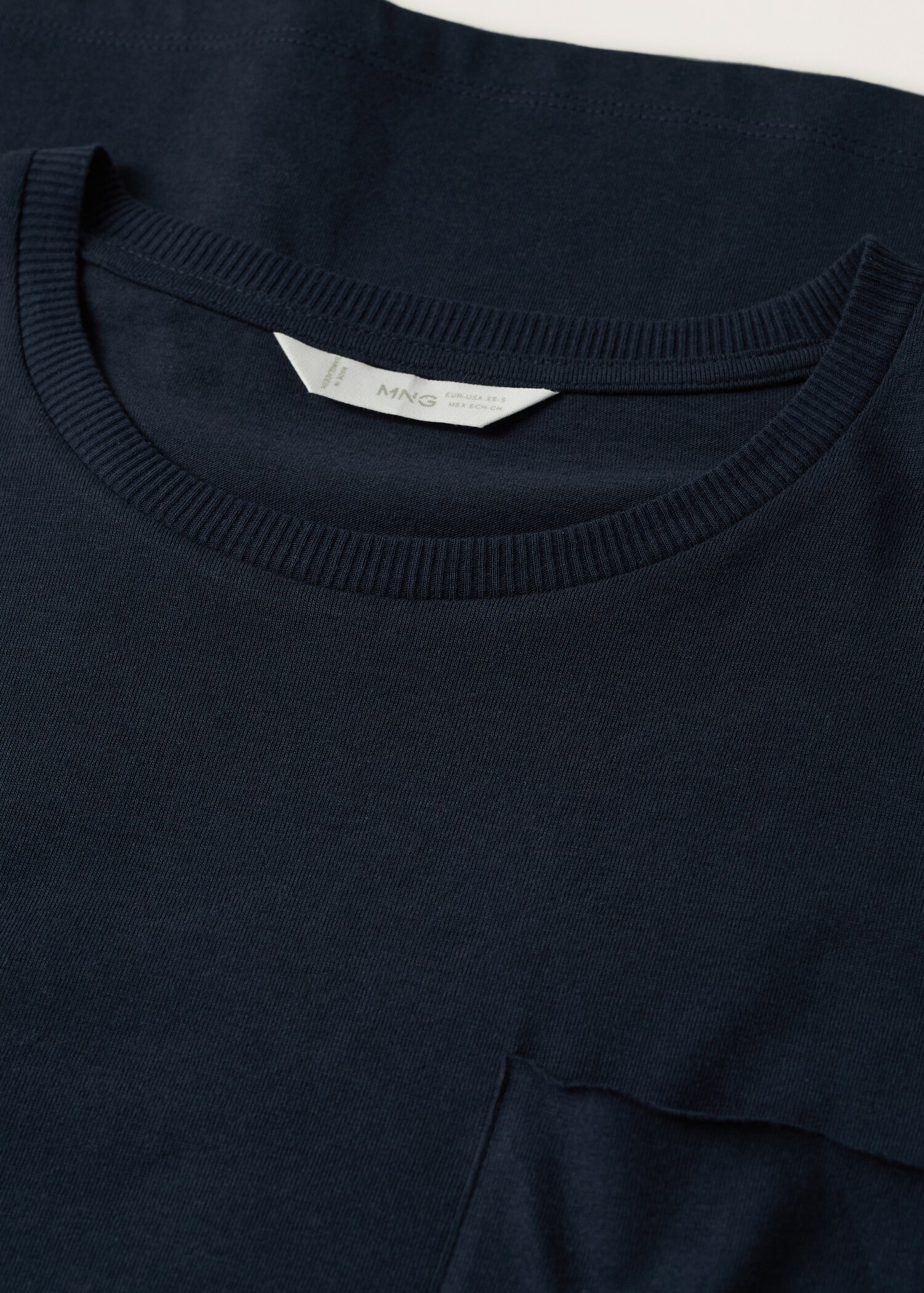 Baumwoll-T-Shirt mit Tasche - Detail des Artikels 8