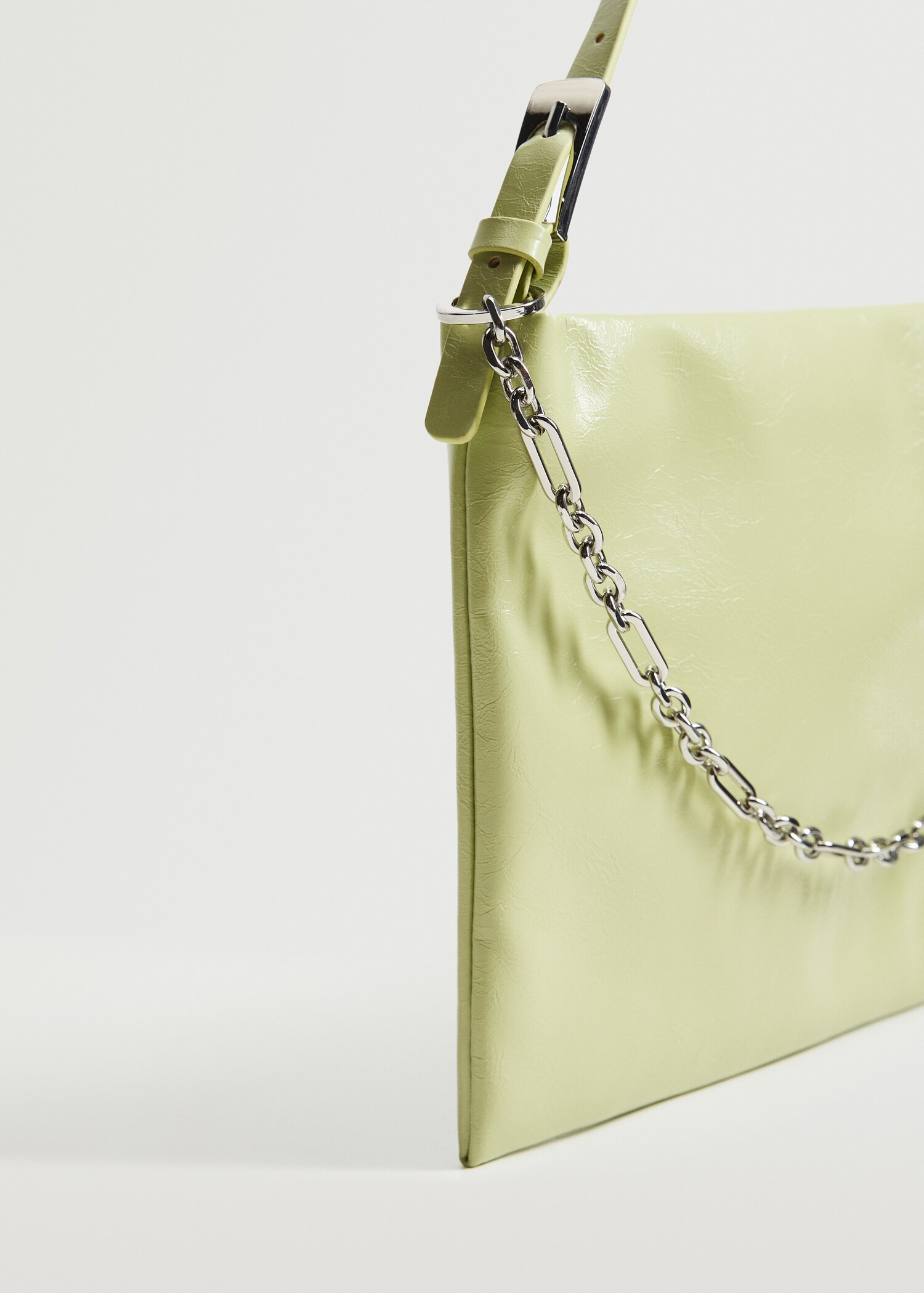 Tasche mit kurzem Kettenhenkel - Mittlere Ansicht
