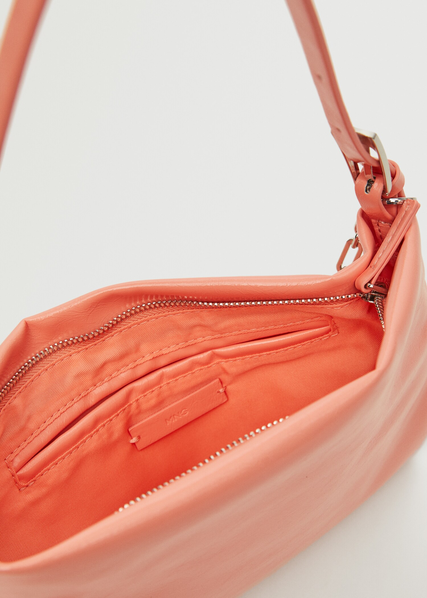 Tasche mit kurzem Kettenhenkel - Detail des Artikels 2