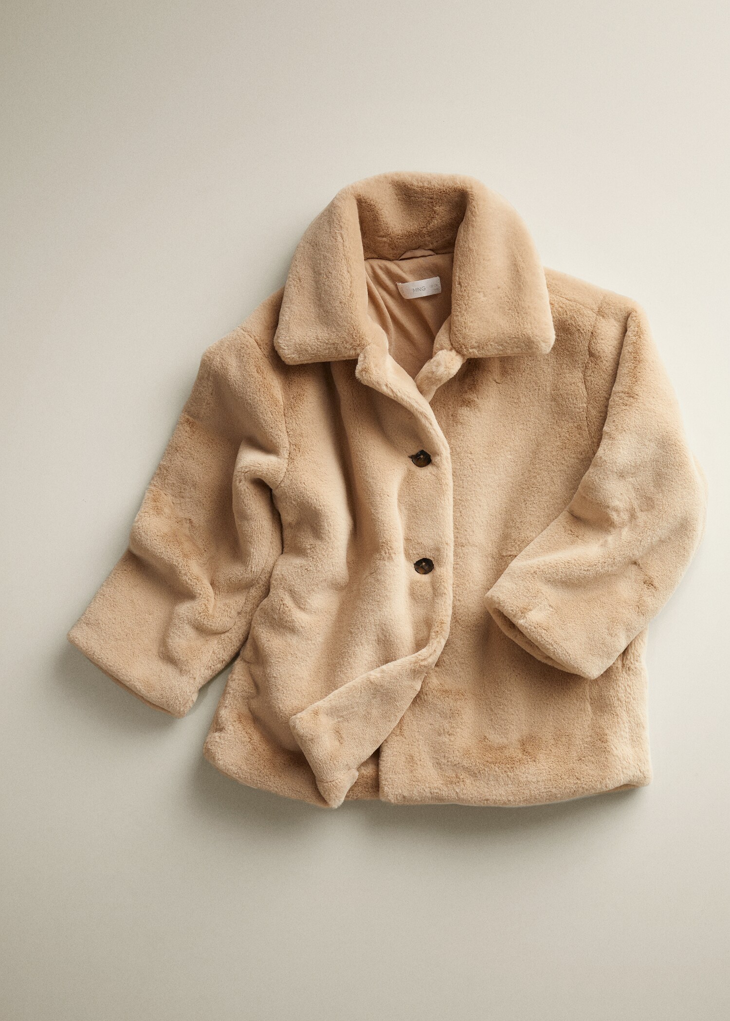 Coat with fur-effect lapels - Details of the article 5