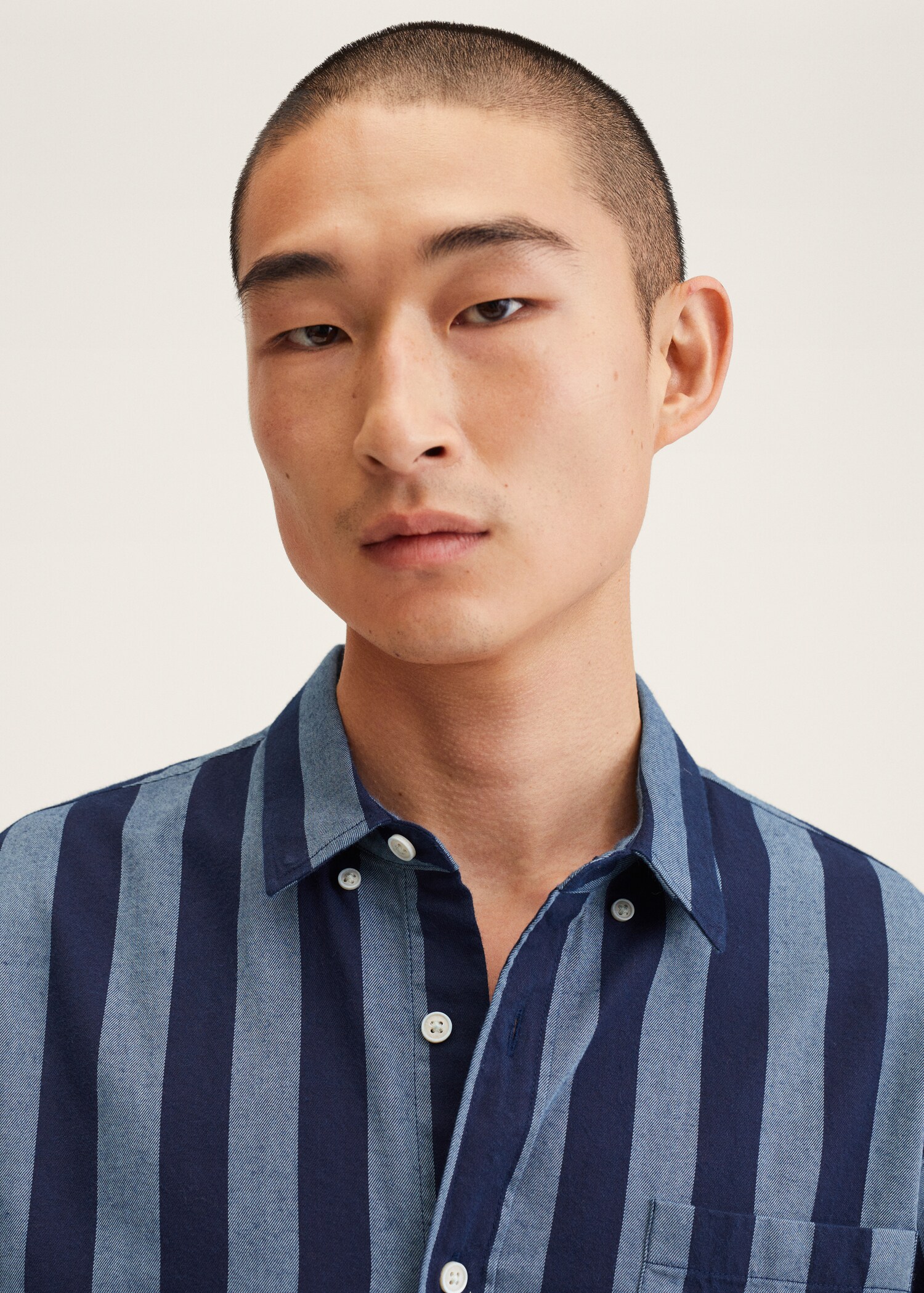 Striped slim-fit shirt - Details of the article 1