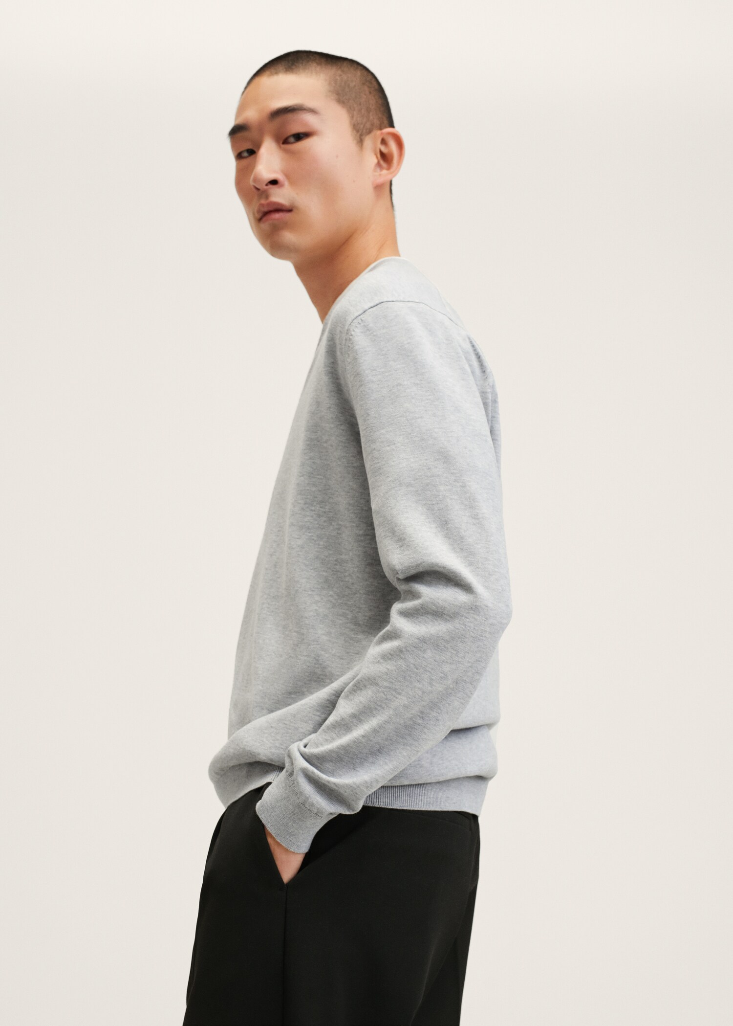 Thermoregulating V-neck sweater - Details of the article 2