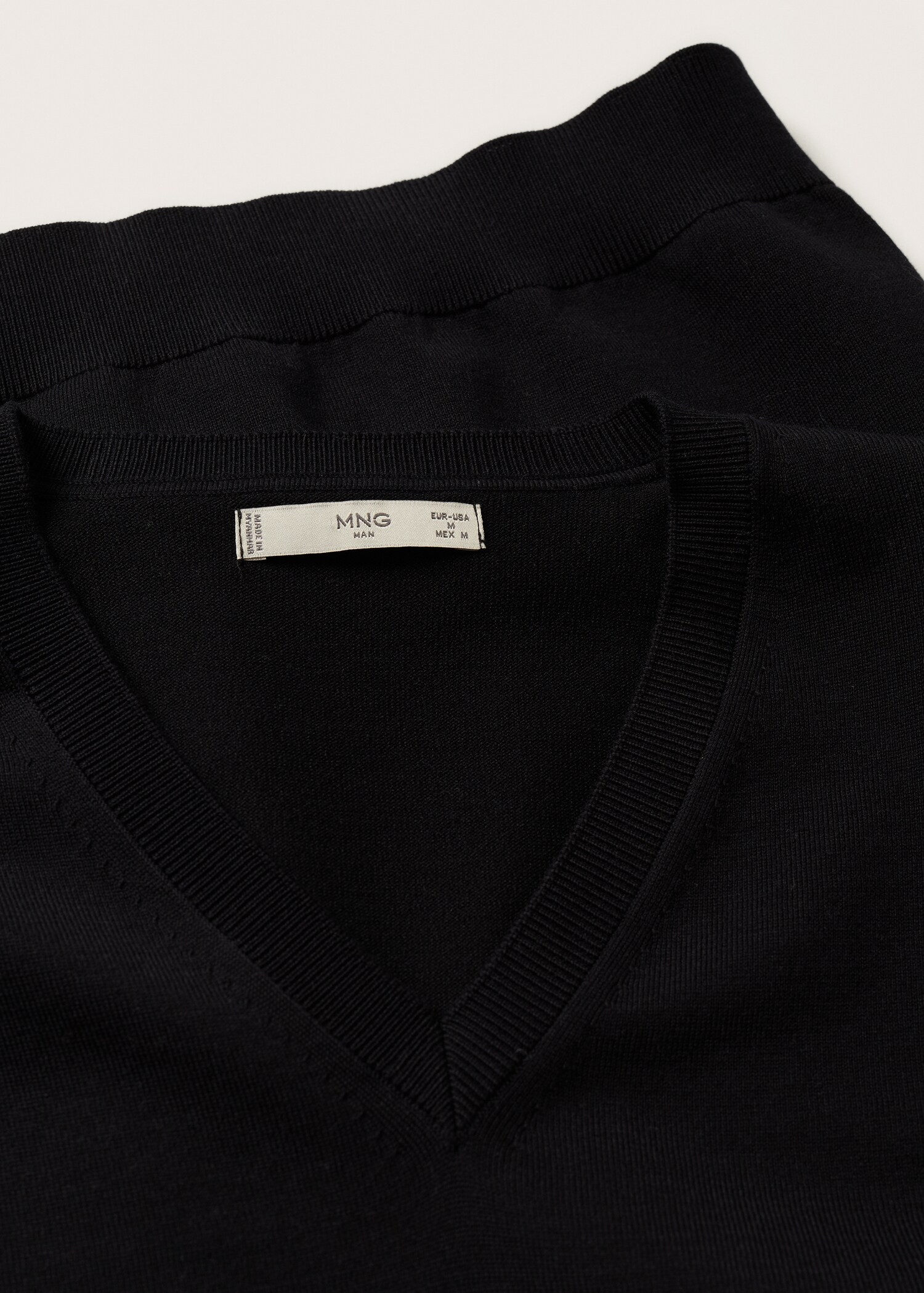 Thermoregulating V-neck sweater - Details of the article 8