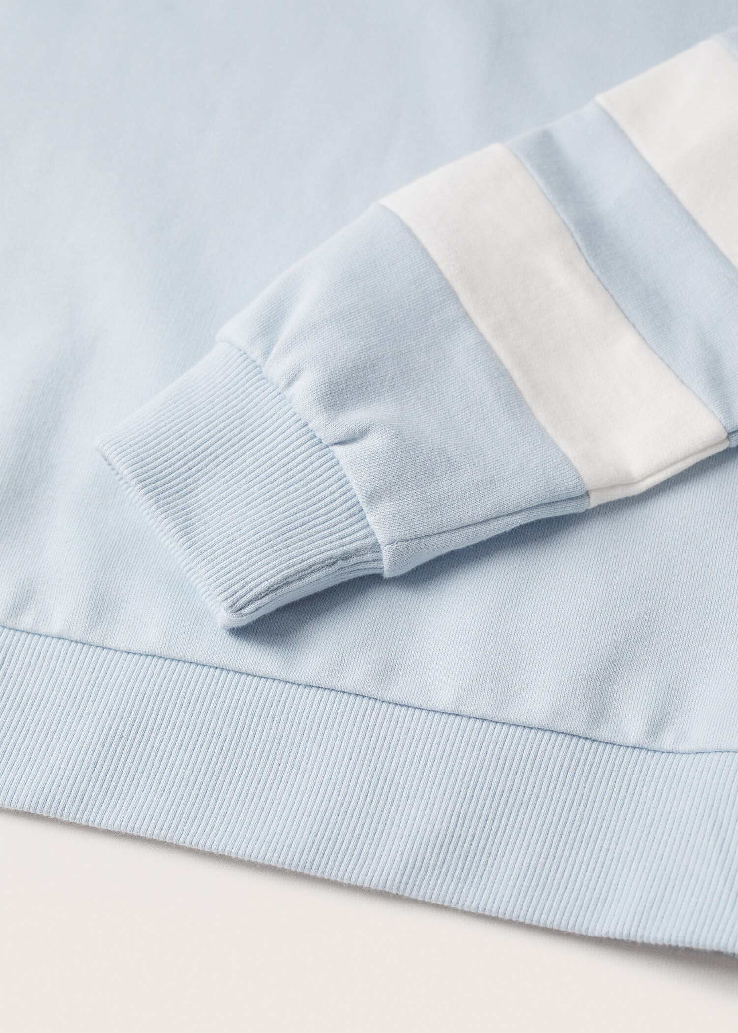 Contrast sleeve sweatshirt - Details of the article 8