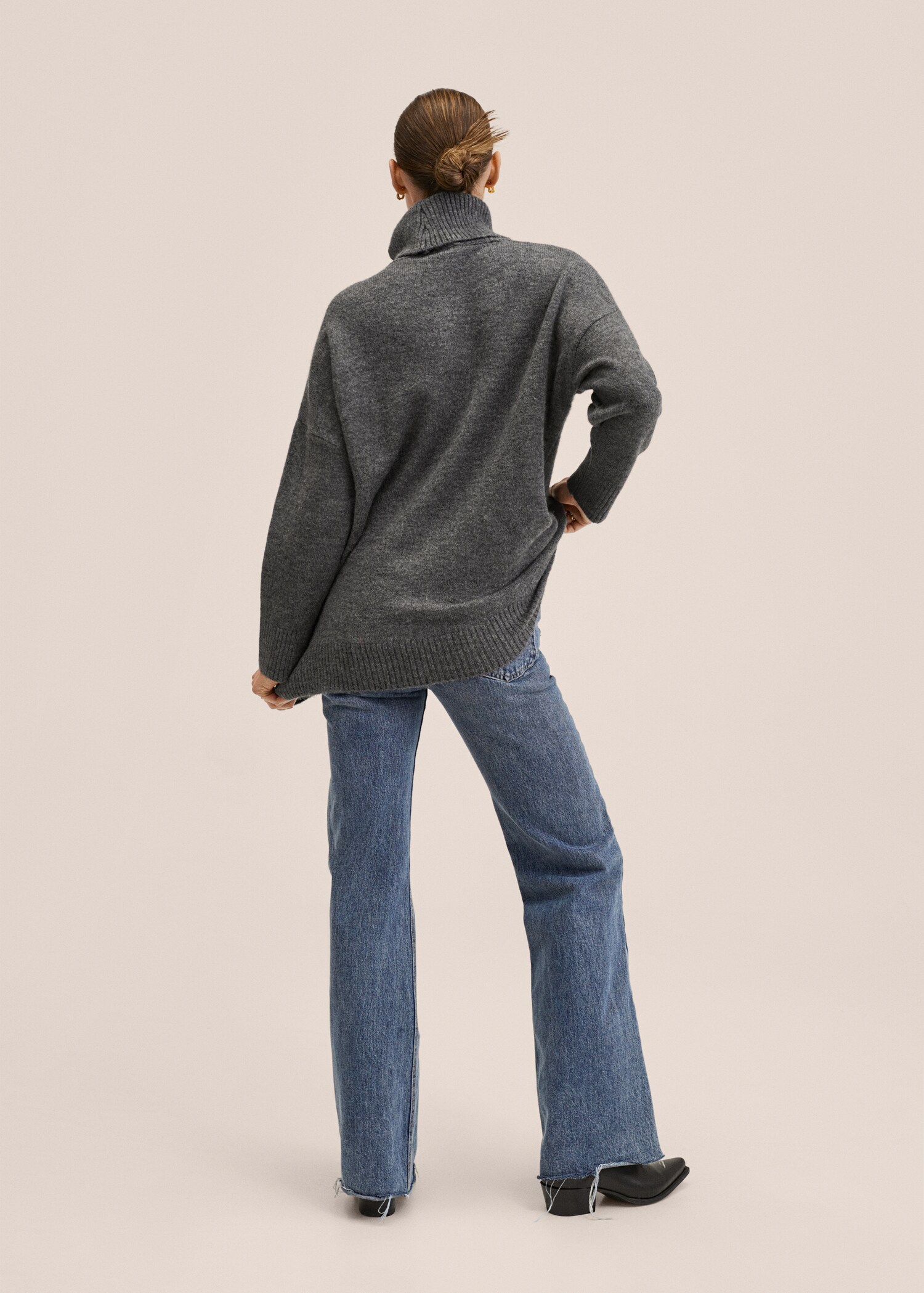 Oversize knit sweater - Reverse of the article