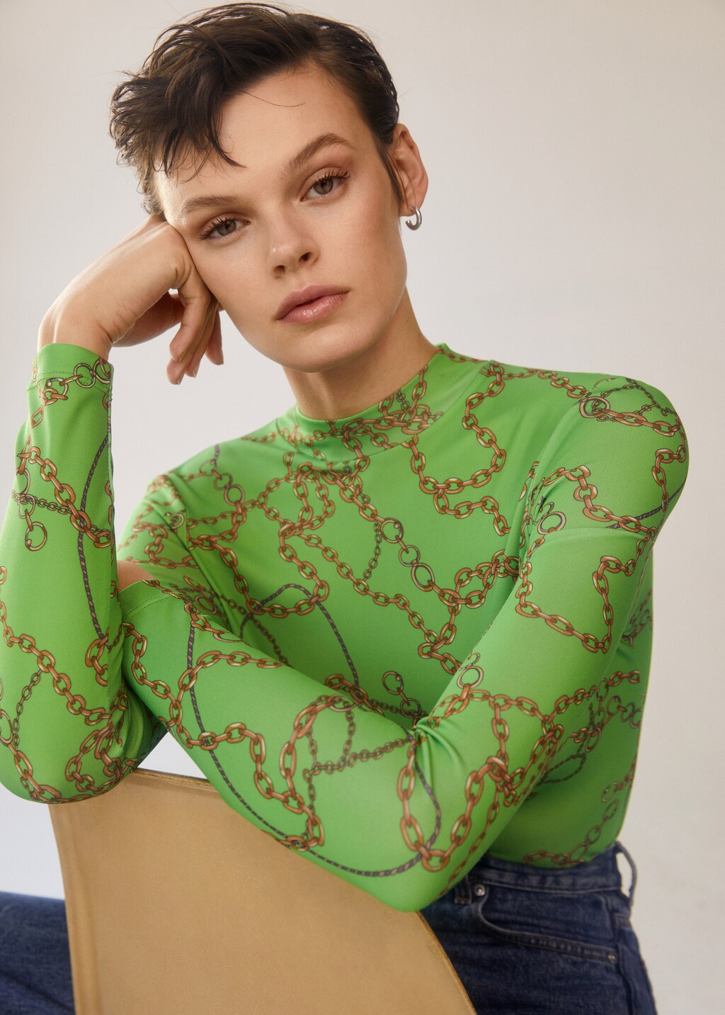 Camiseta estampado cadenas Mujer MANGO OUTLET EE.UU
