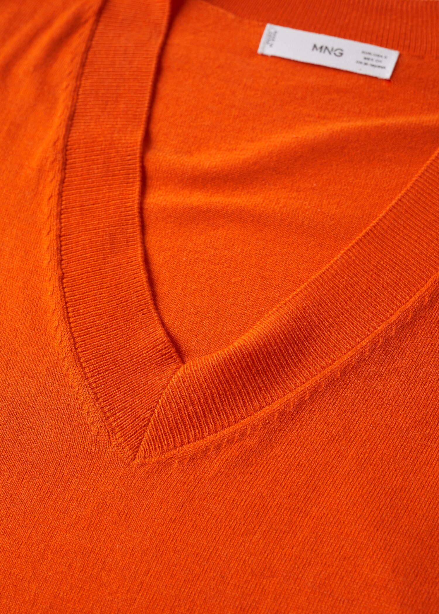 V-neckline oversize sweater - Details of the article 8