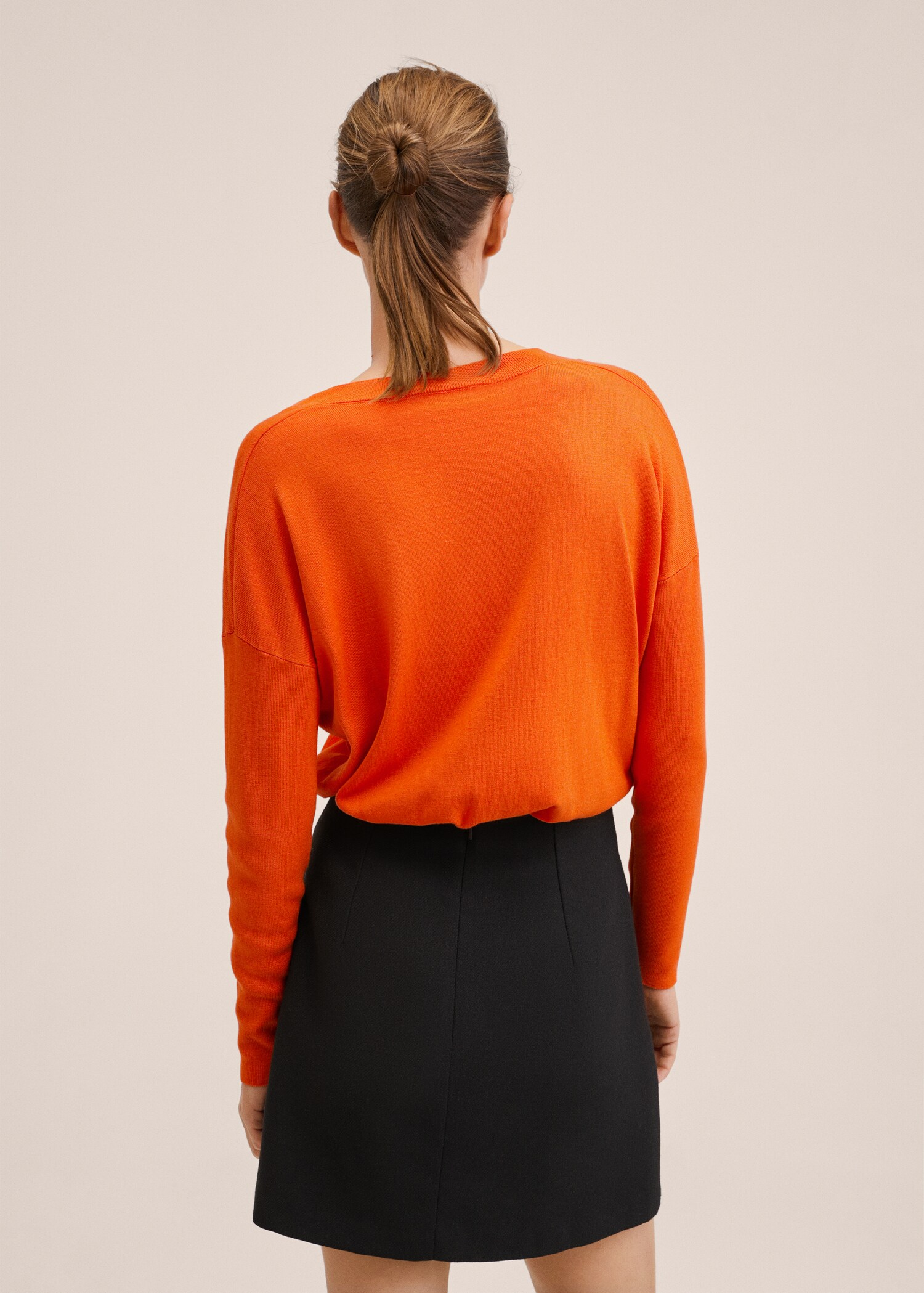 V-neckline oversize sweater - Reverse of the article