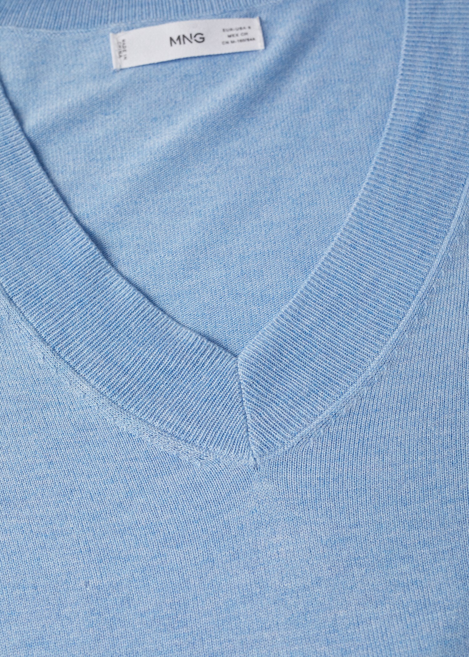 V-neckline oversize sweater - Details of the article 8