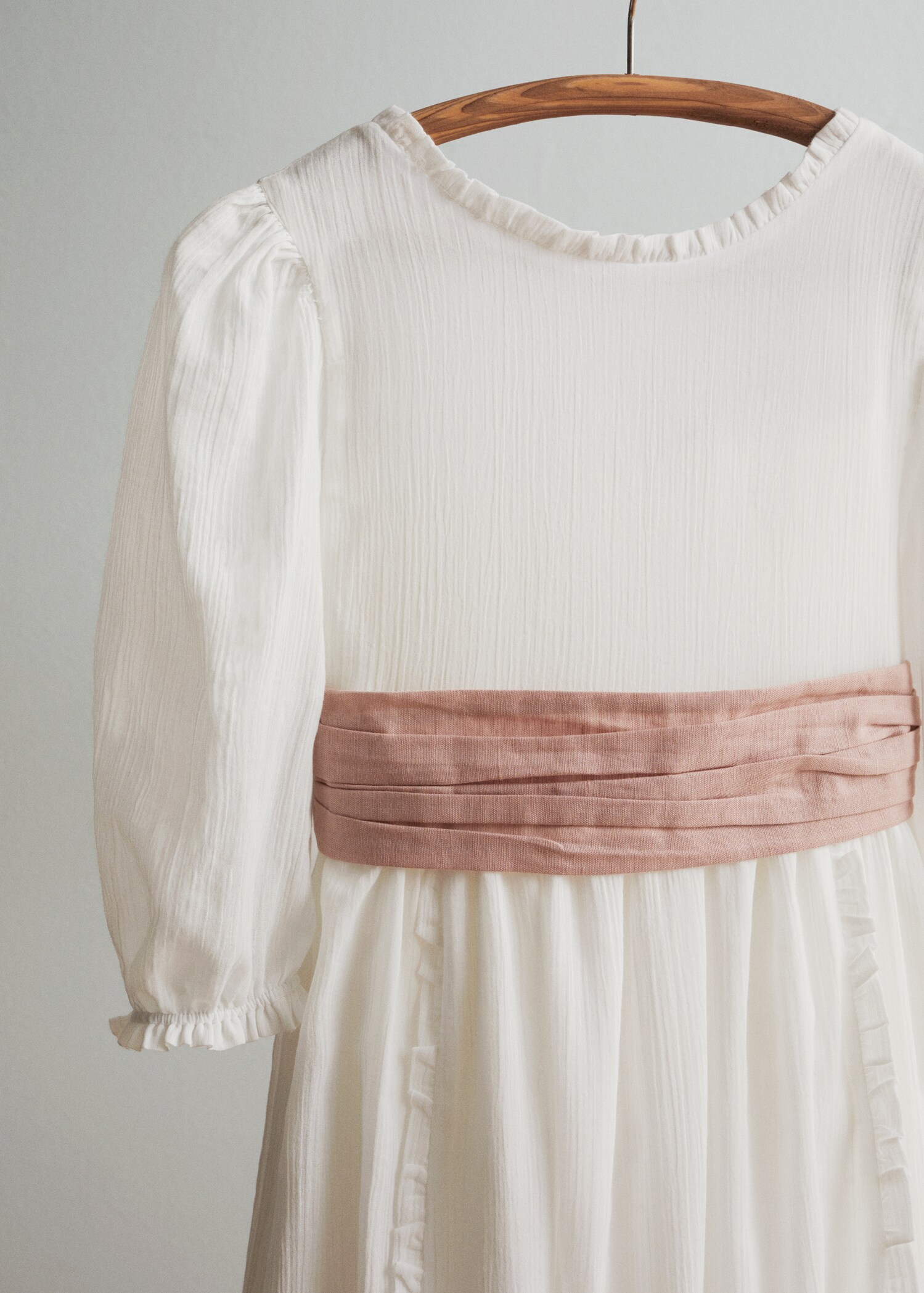 Dress with ruffles and bow  - Medium plane