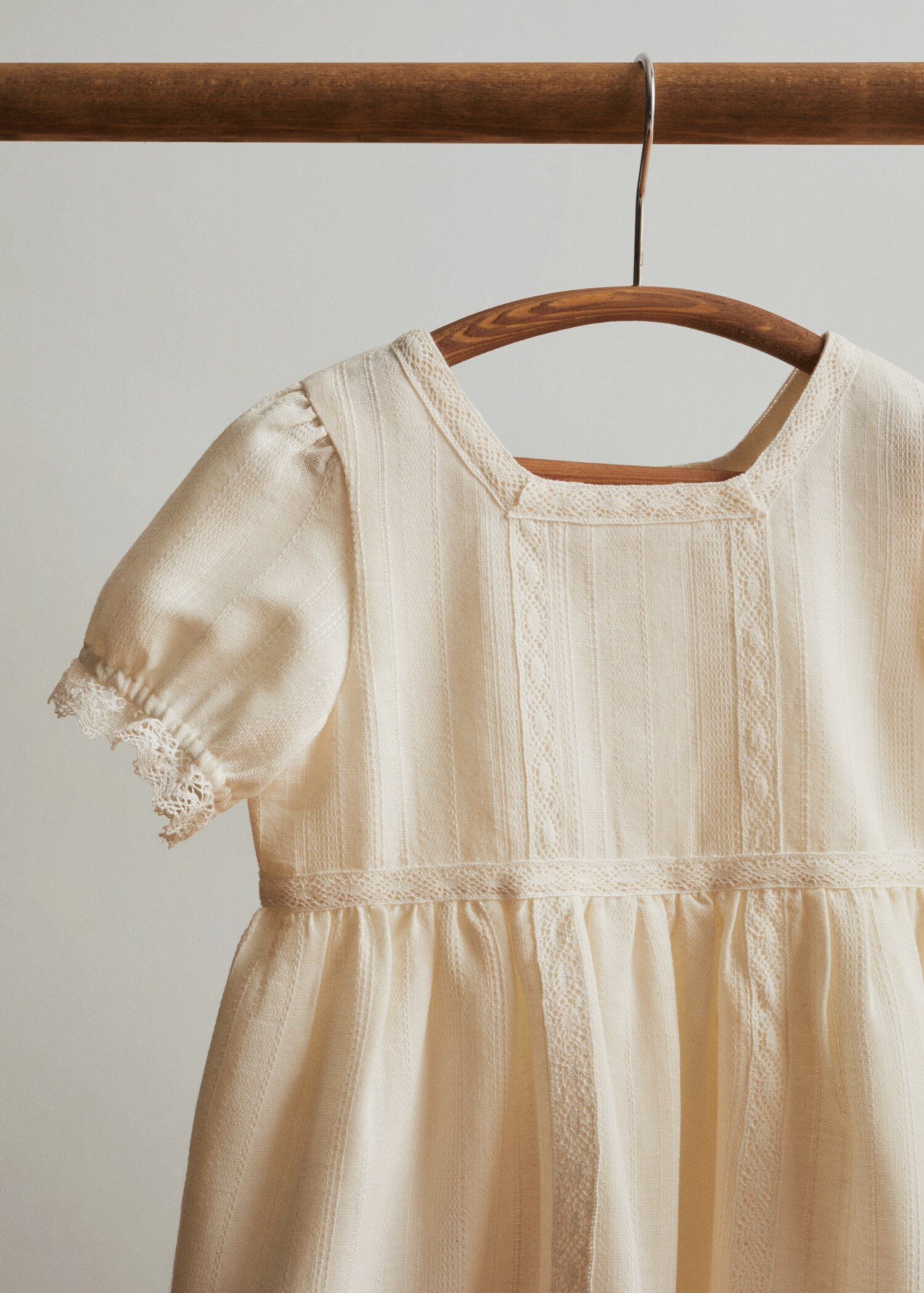 Vestido textura folho - Plano médio