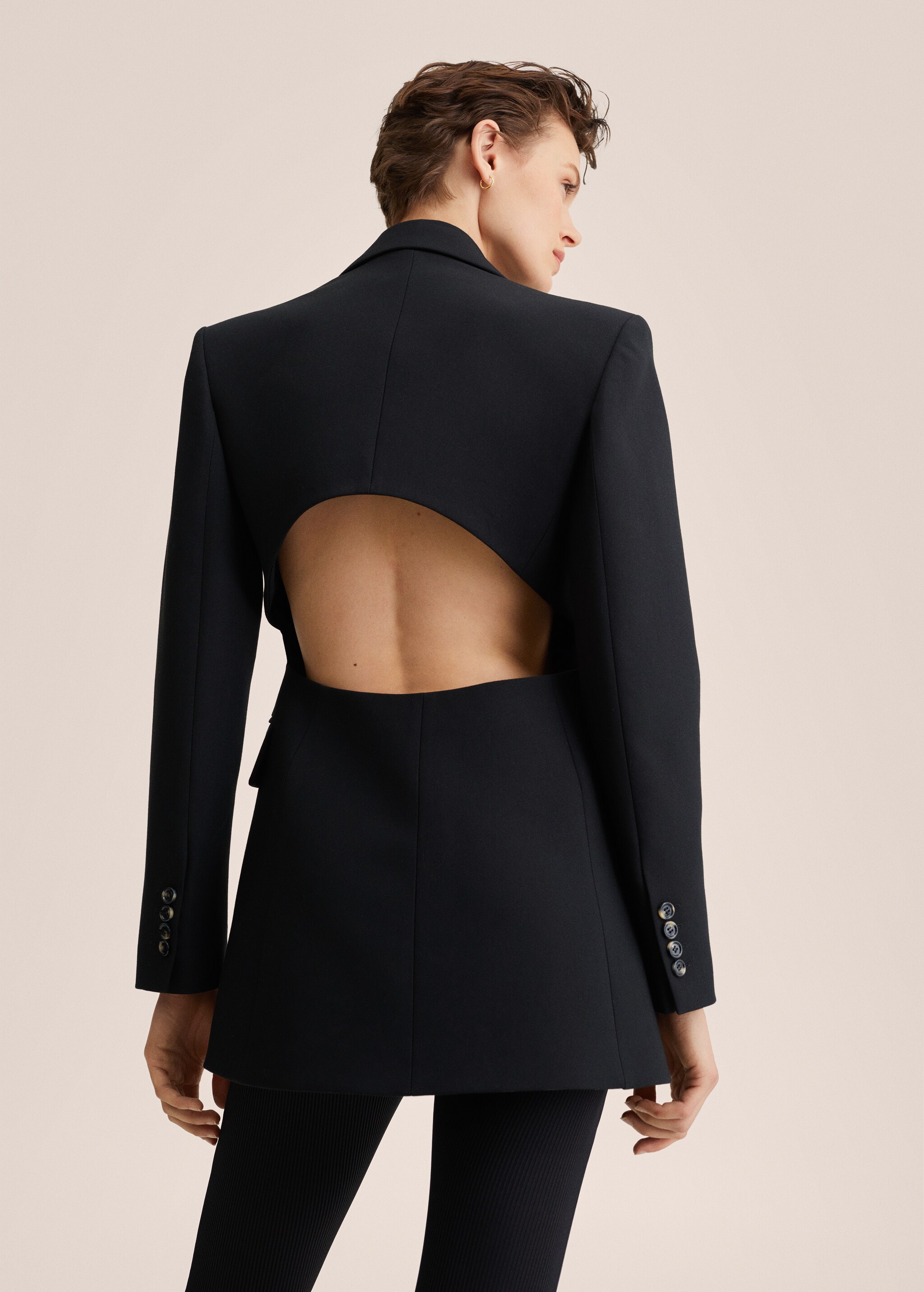 Structured jacket with cut-out - Details of the article 3